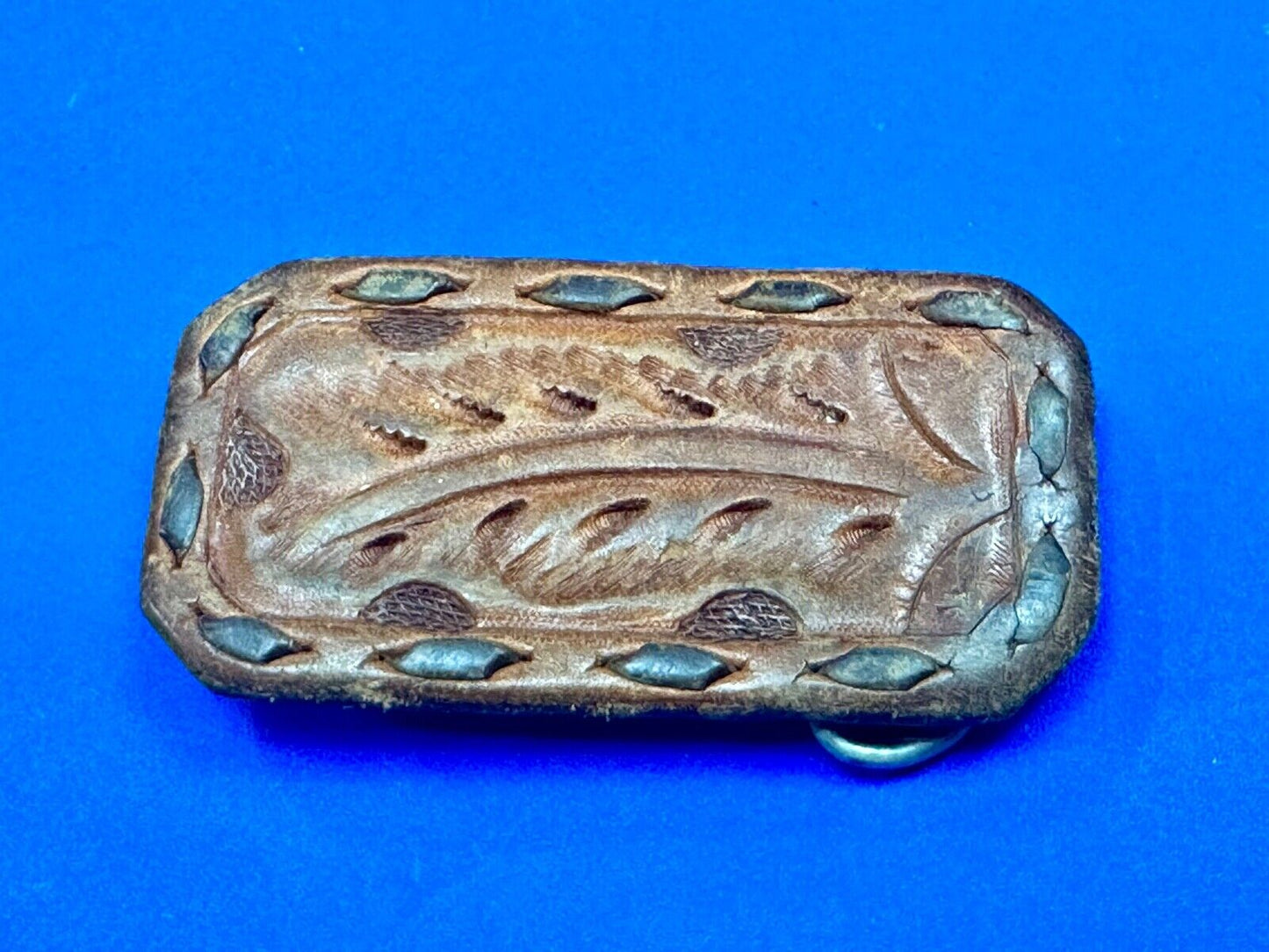 Vintage leaf pattern on stitched multi layer leather rectangular belt buckle
