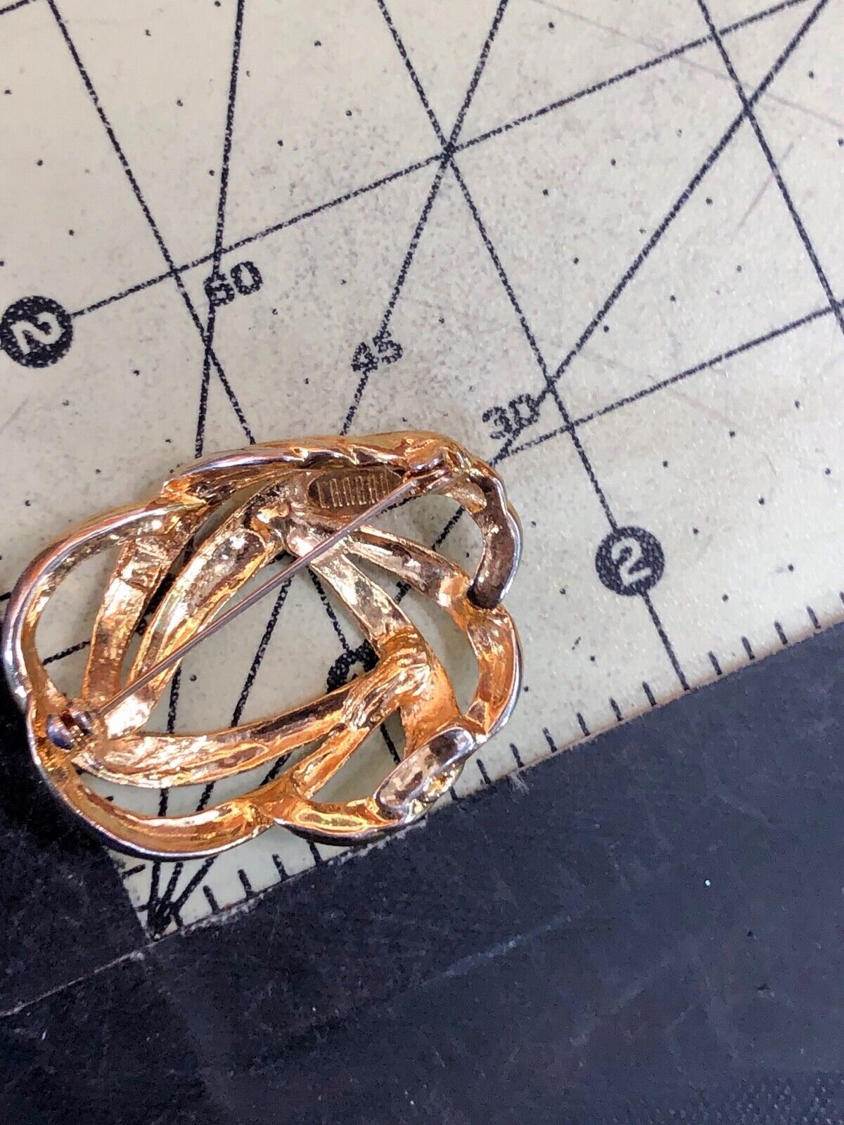 Vintage LANDAU Gold Ribbon Knot Knots Swirl Brooch Pin
