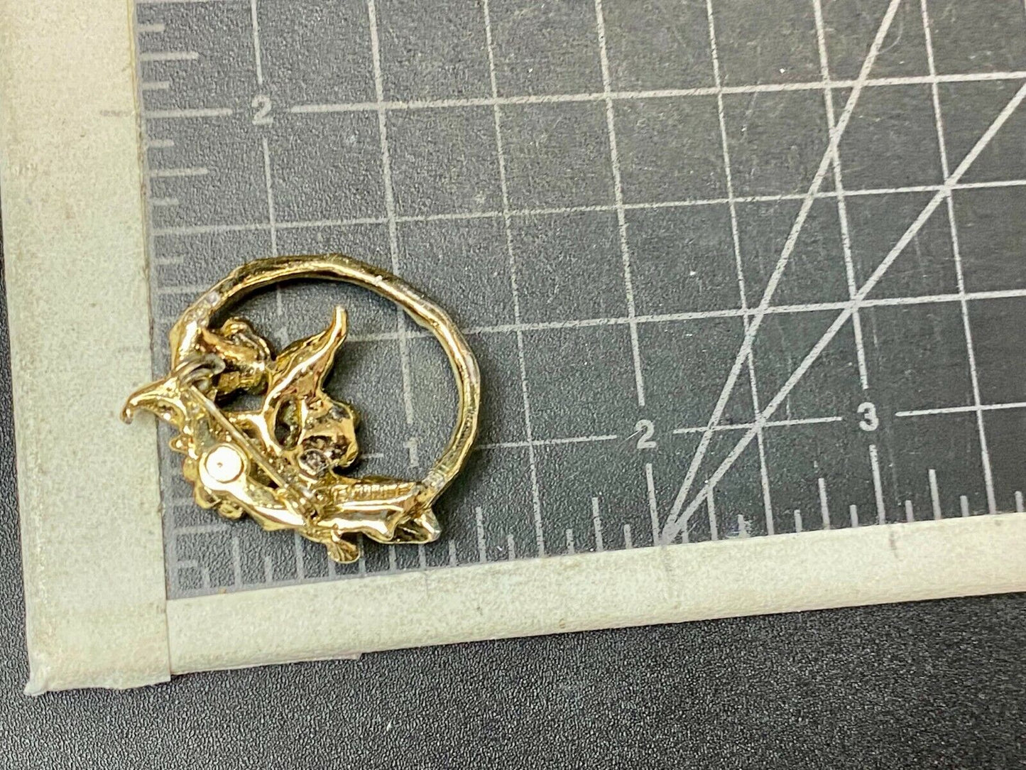 Vintage Gerry's Gold Tone Red Enamel Figural Round Rose Flower Brooch Pin