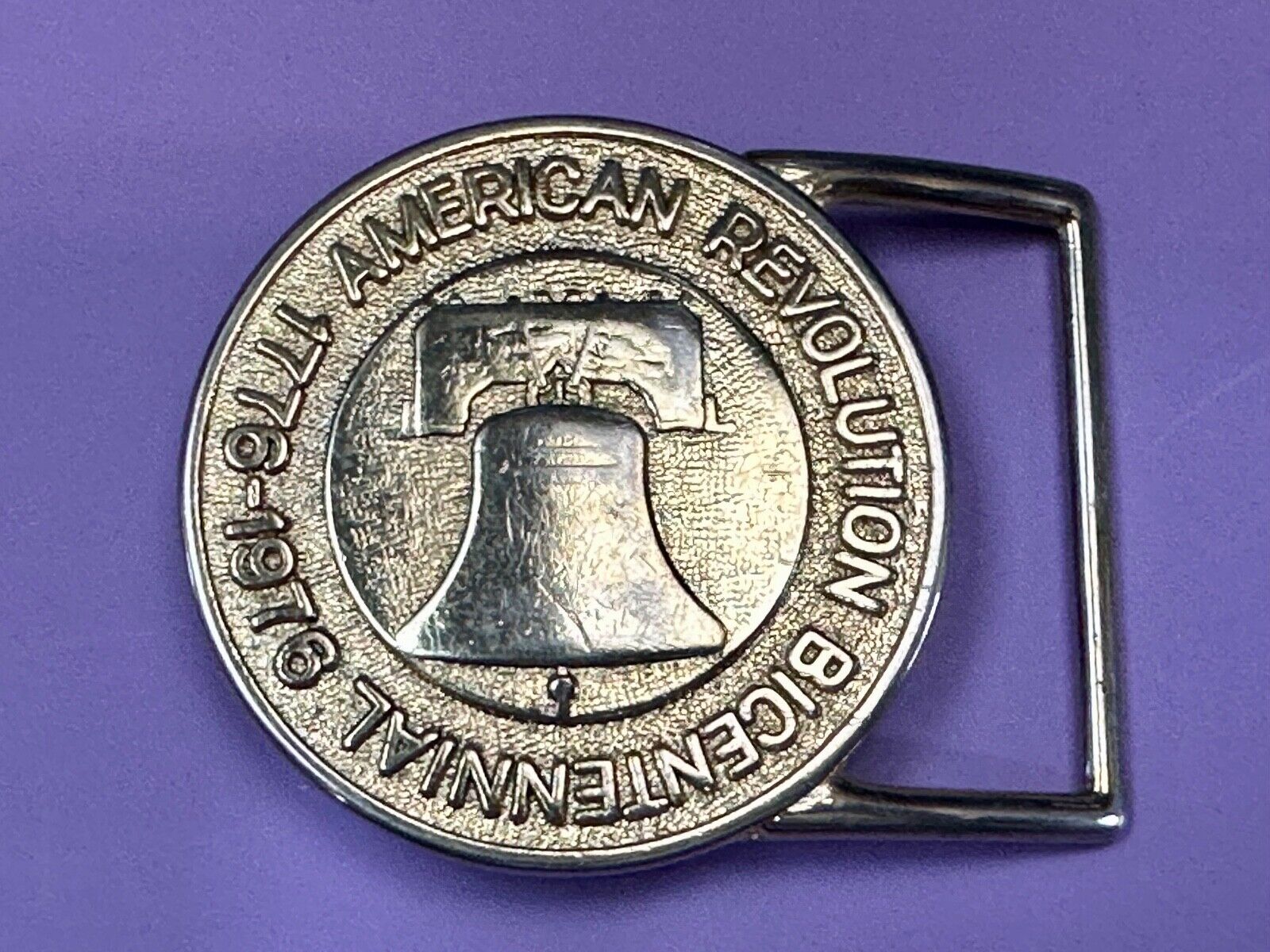 American Revolution bicentennial liverty bell round gold tone belt buckle
