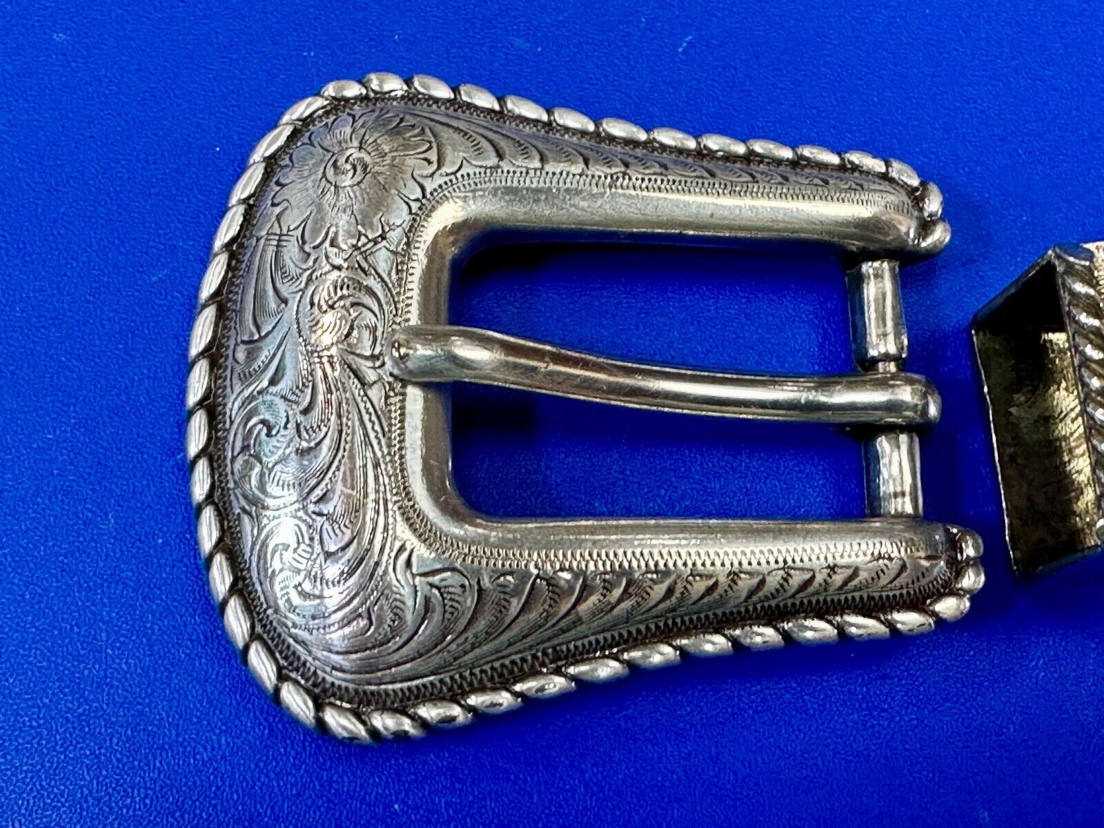 Two piece Ranger Set vintage 1996 silver tone buckle and keeper