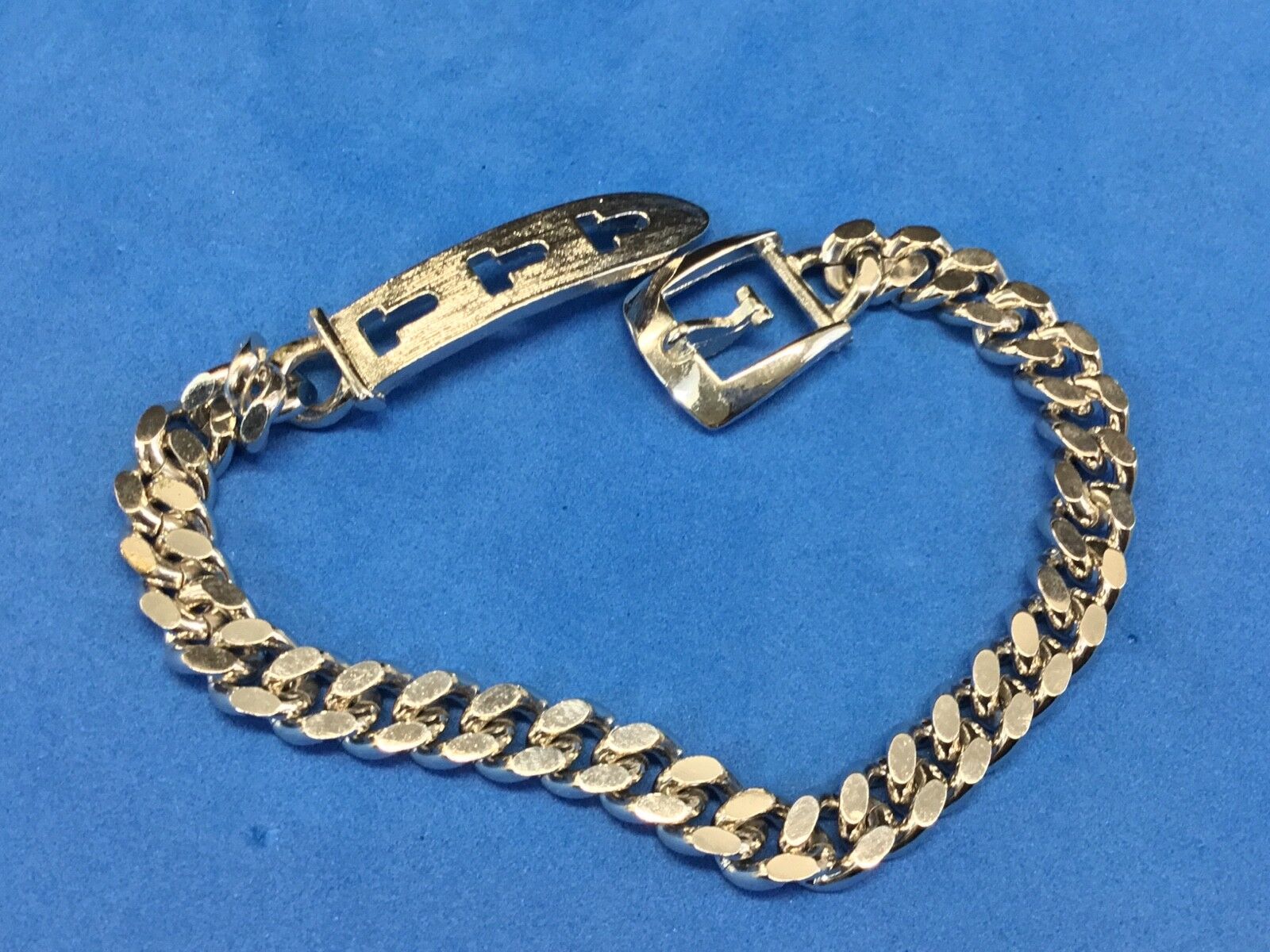 8" Silver tone link Bracelet signed Avon4