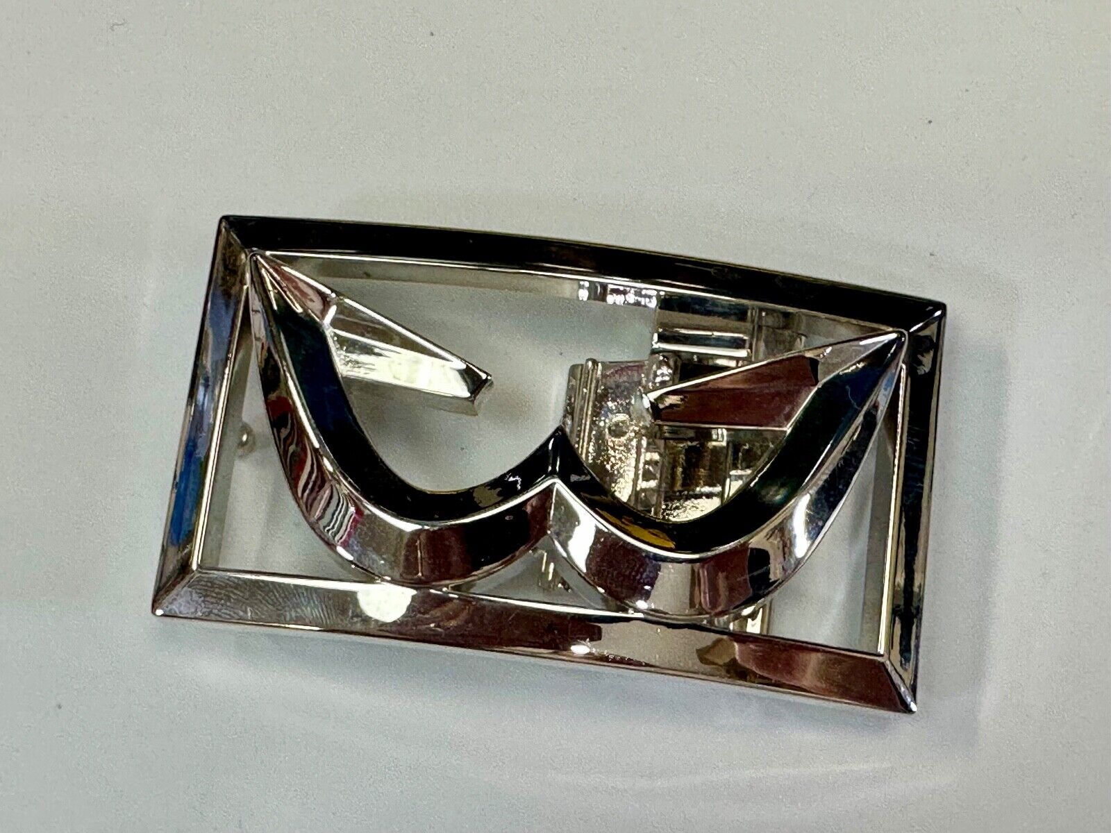 unique see through dual hook pattern silver color reflective belt buckle