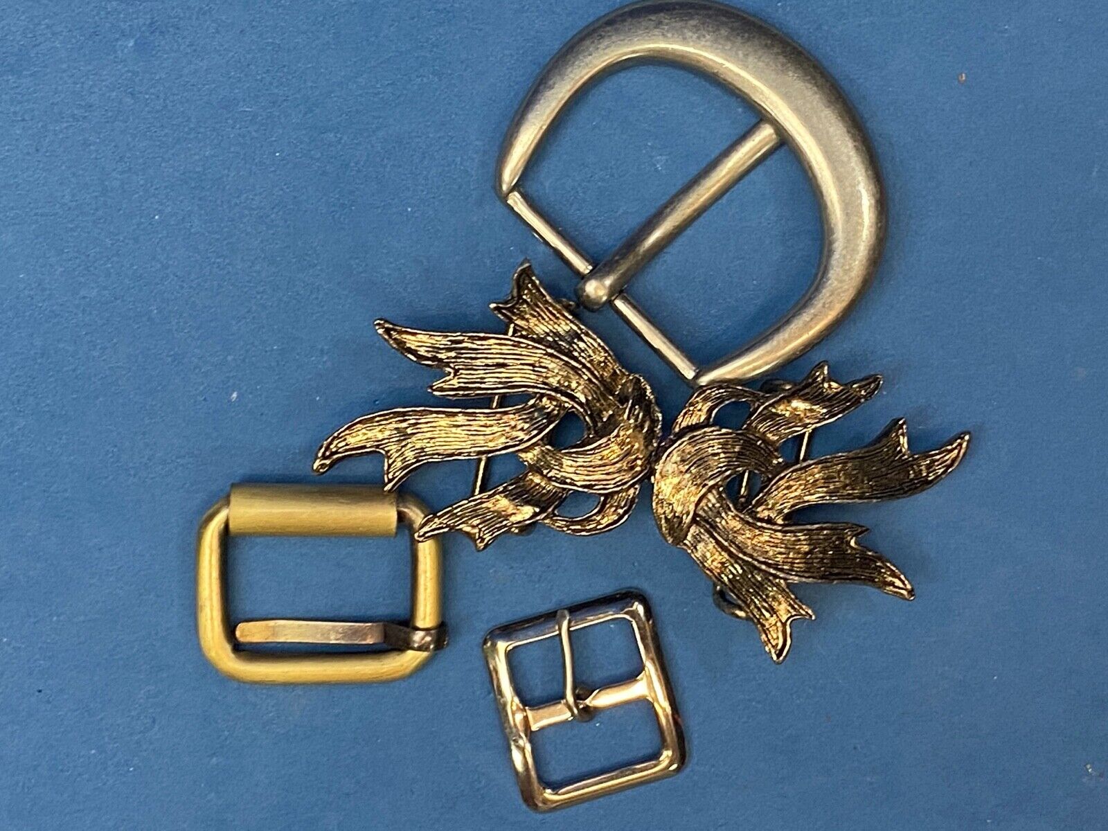 4 piece Mixed lot of belt buckle's  +_ 2 pc leaf buckle -resale, gifts, use etc!