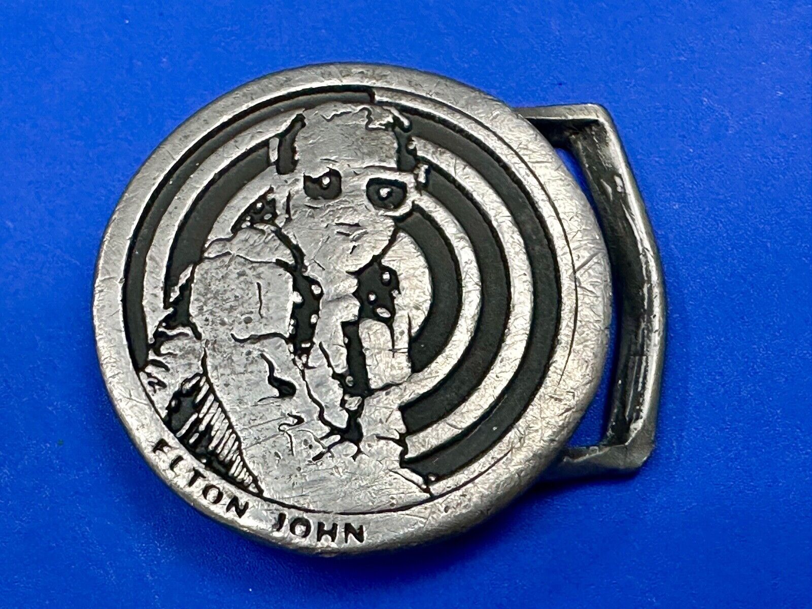 ***ELTON JOHN*** MUSIC SOUVENIR 1970's VINTAGE COMMEMORATIVE BELT BUCKLE