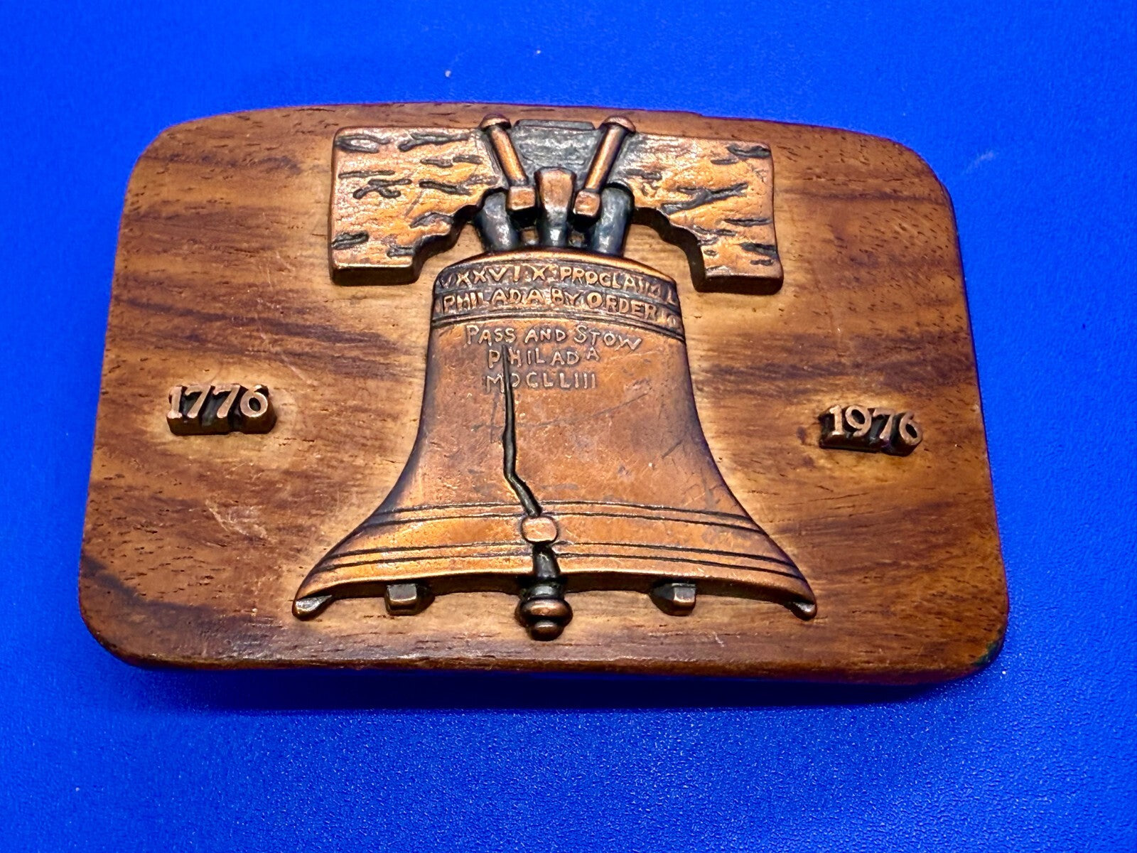 United States Liberty Bell Bicentennial 1776-1976 Commemorate Wood Belt Buckle