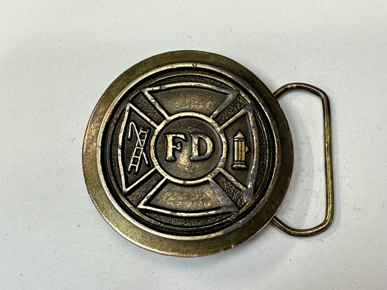Vintage 1977 Fire Department FD Hook & Ladder Emblem belt buckle