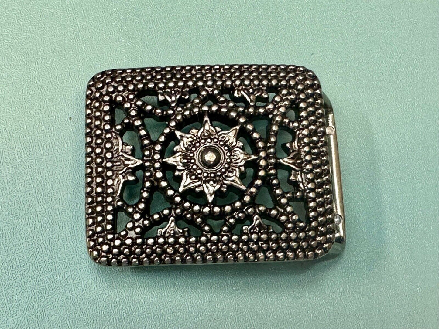 Antique dotted vintage style - modern see through belt buckle