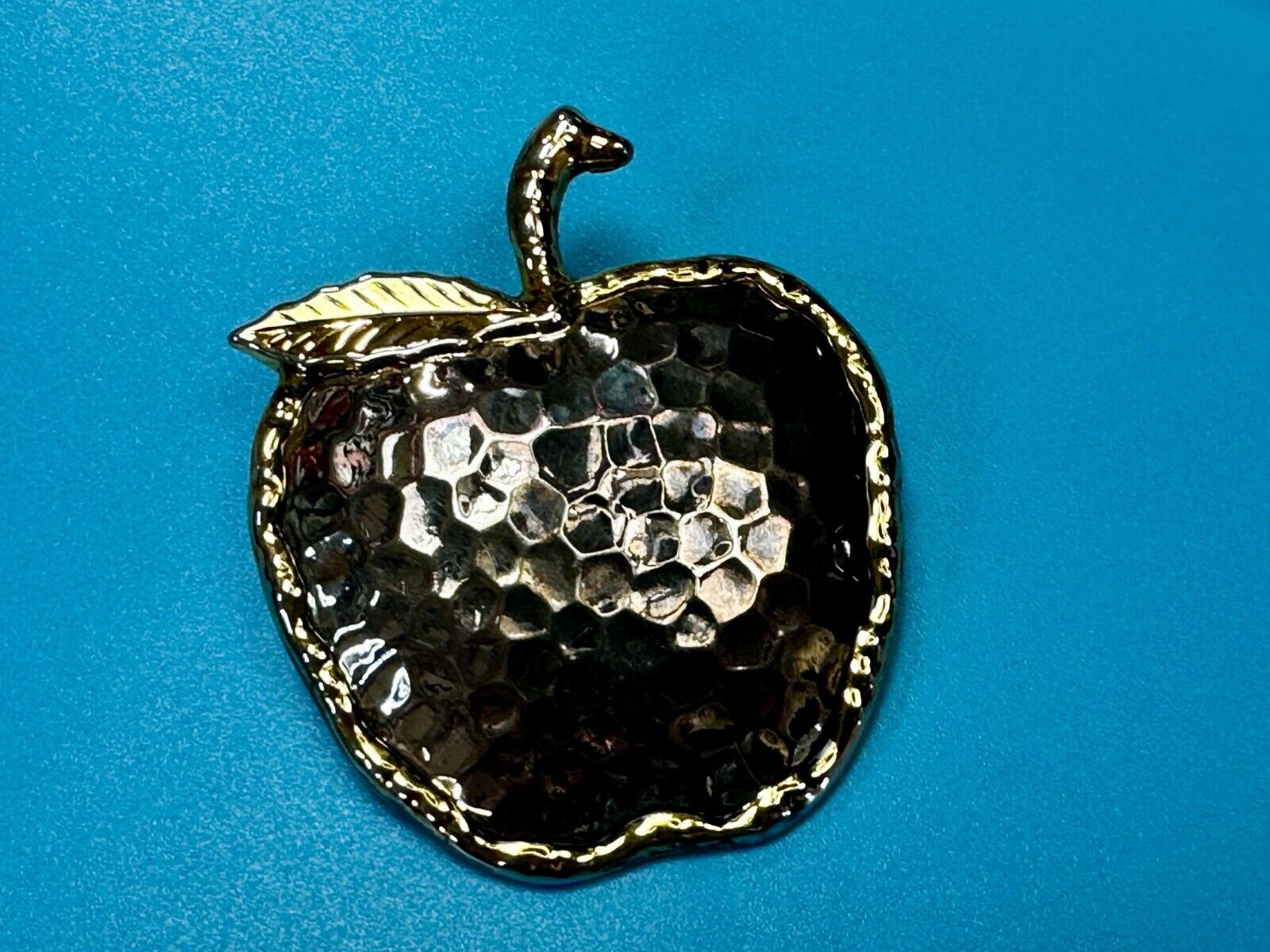Apple Fruit Shape Hammered Texture Silver Tone Brooch Pin Signed by Best