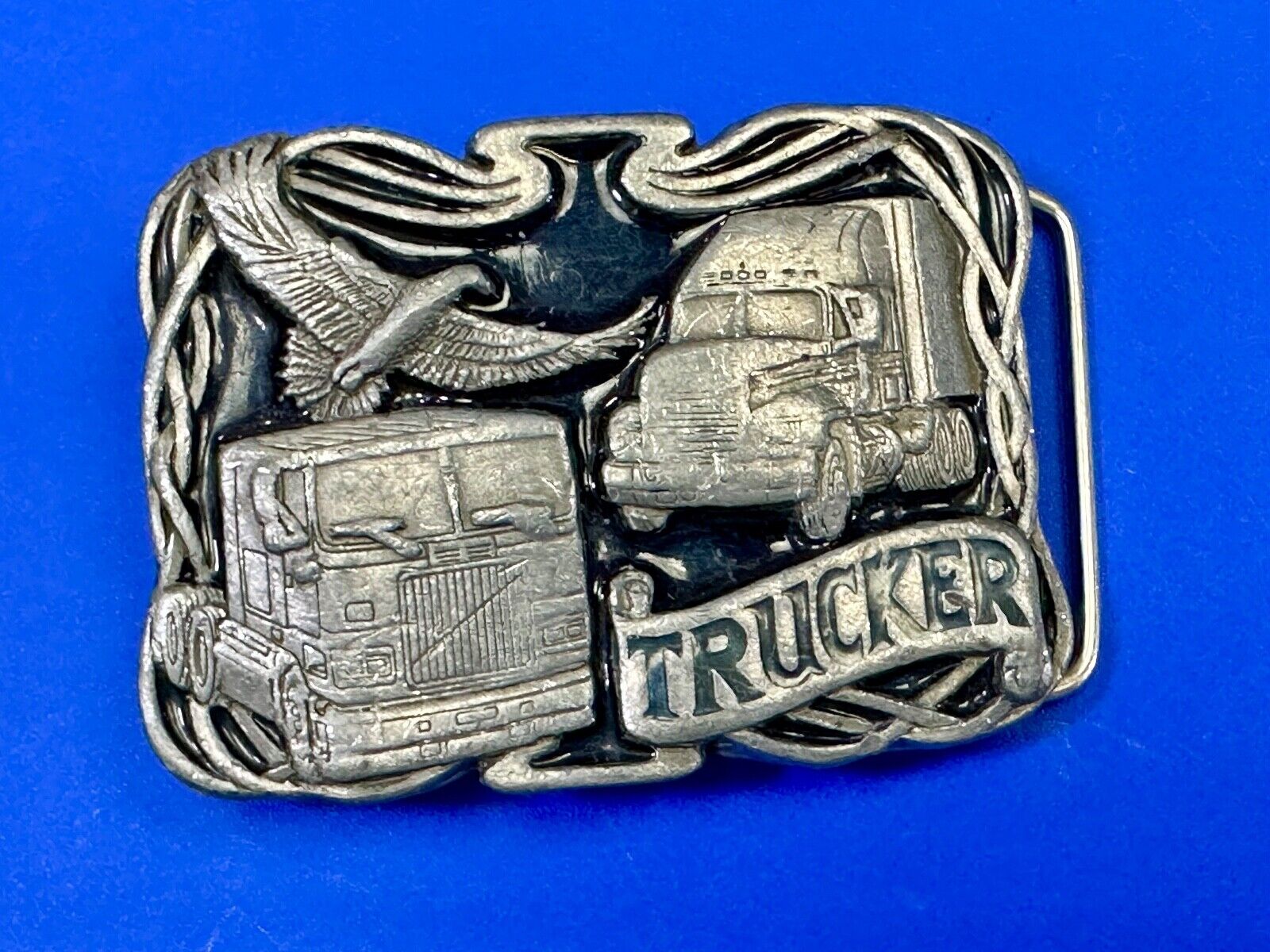 Trucker - Vintage Semi Driver Masterpiece collection belt buckle - of America!