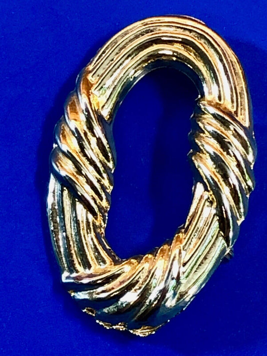 Vintage AAI signed Gold tone Circular Pendant brooch 
