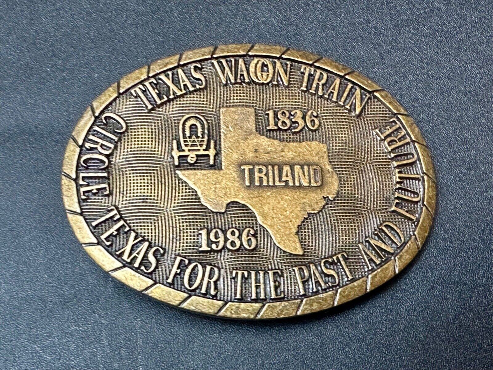 1986 Texas wagon train TRILAND  Circle Tx for past & Future Balfour belt buckle