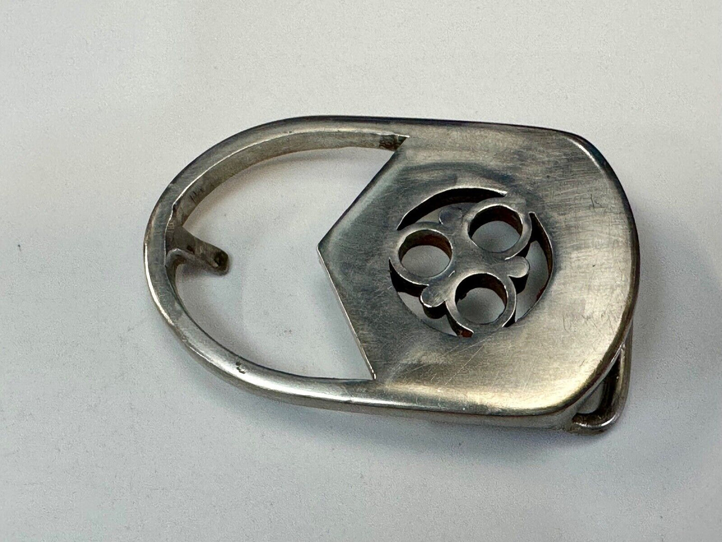 Artisan Signed vintage 1977 belt buckle to use for art craft or wear.