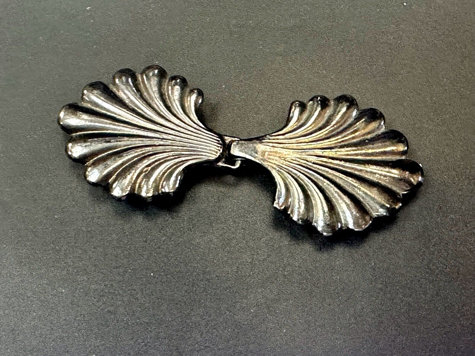 Two piece interconnecting leaf style shape vintage belt buckle