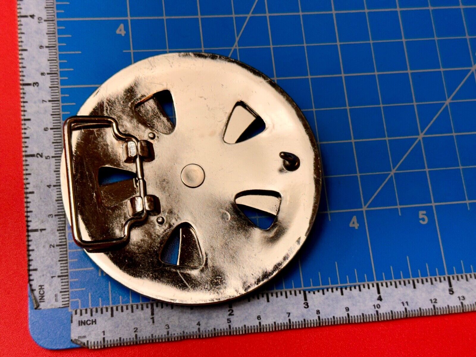 Tricked out Car Wheel Tire Rim silver color SPINNER moving belt buckle
