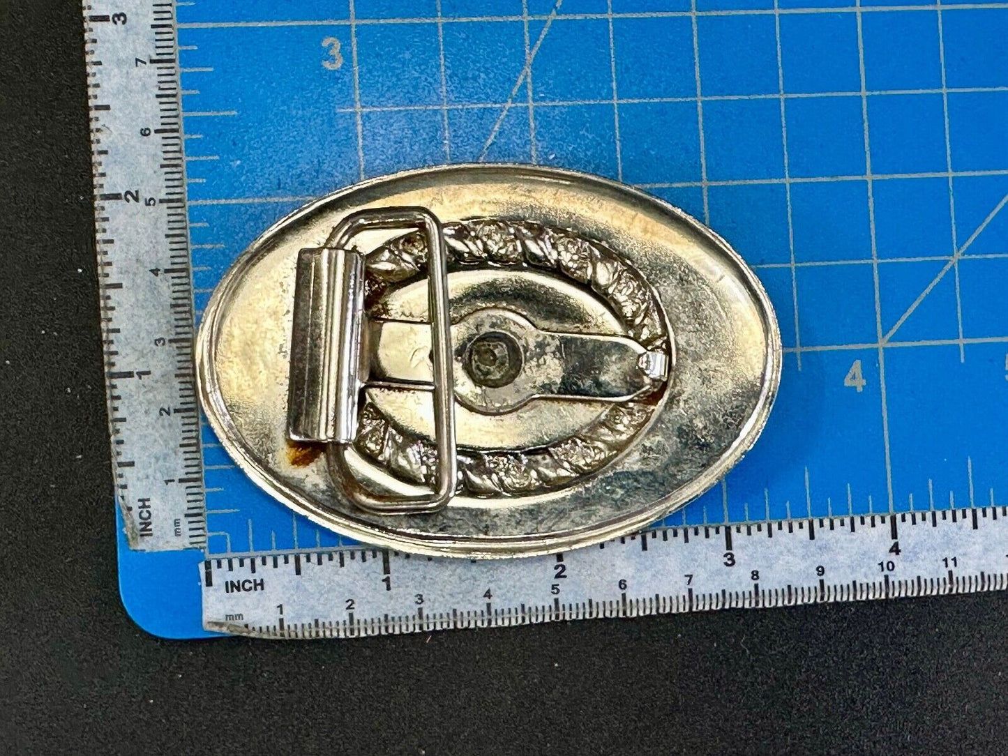 unique horse saddle Vintage oval multi ring belt buckle