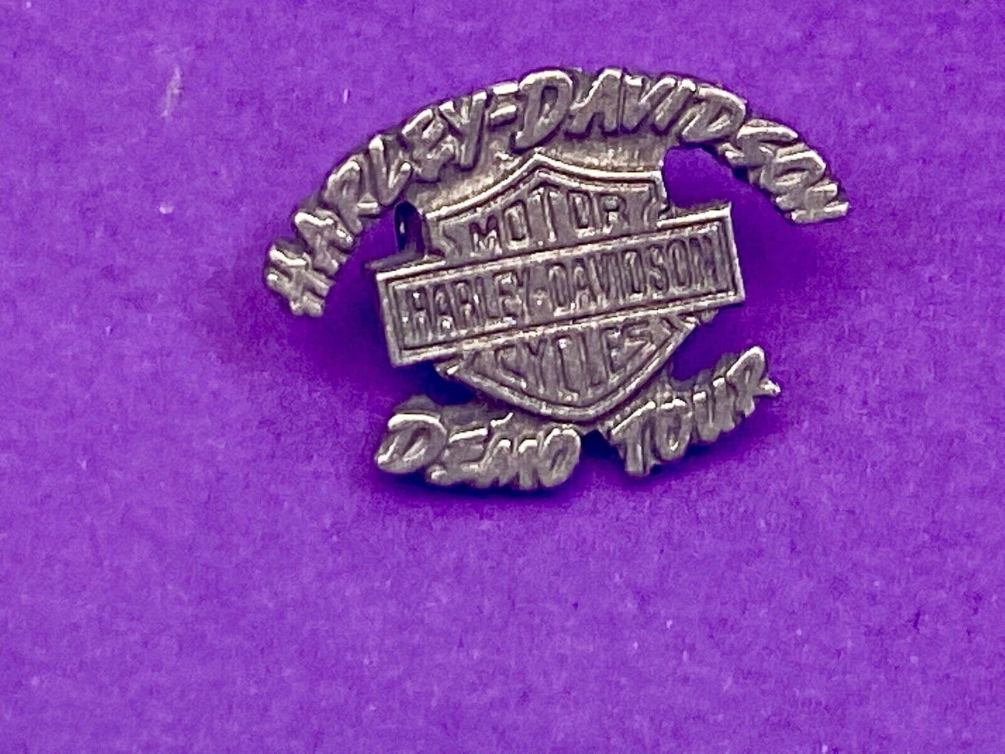 Vintage Harley Davidson Demo Tour  Motorcycles Jacket Hat Shirt Rocker Pin 