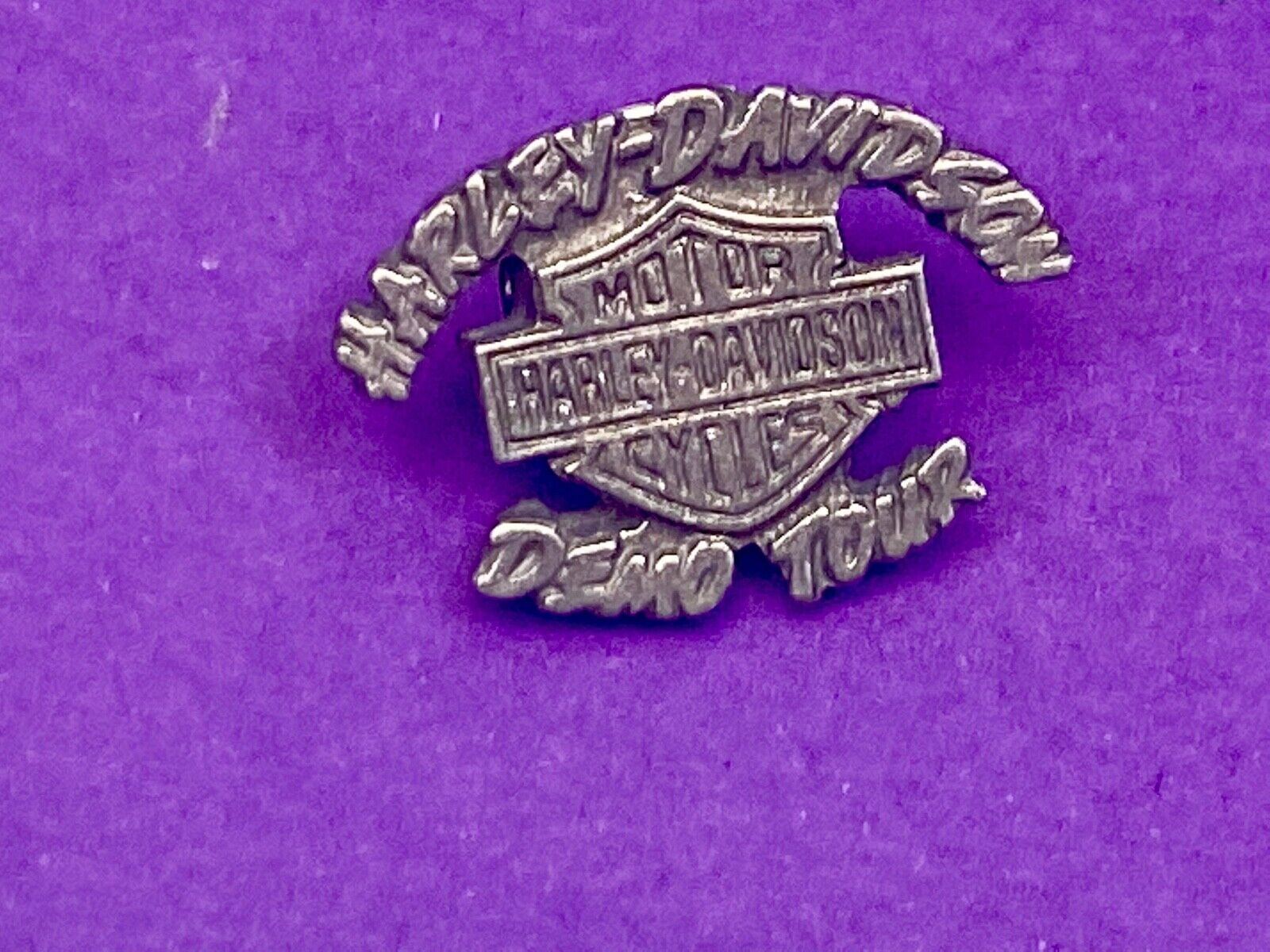 Vintage Harley Davidson Demo Tour  Motorcycles Jacket Hat Shirt Rocker Pin 