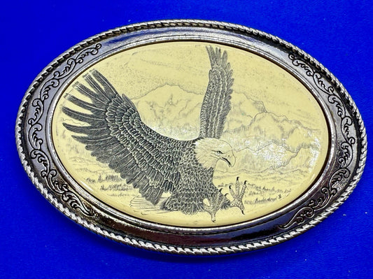 Bald EAGLE Spreading Wings Wildlife Scenery Scrimshaw Style Barlow Belt Buckle