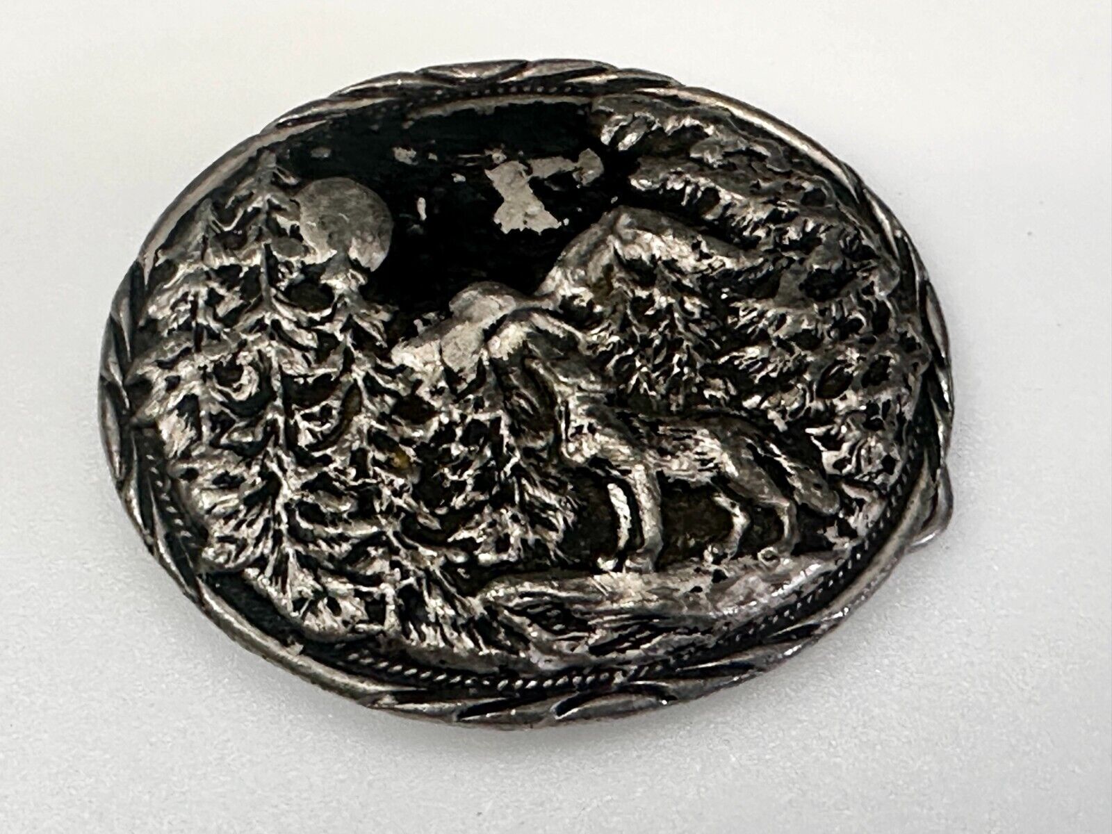 Alaska Wolf Howling at the Moon Vintage SSI Diamond Cut Belt Buckle Handmade USA
