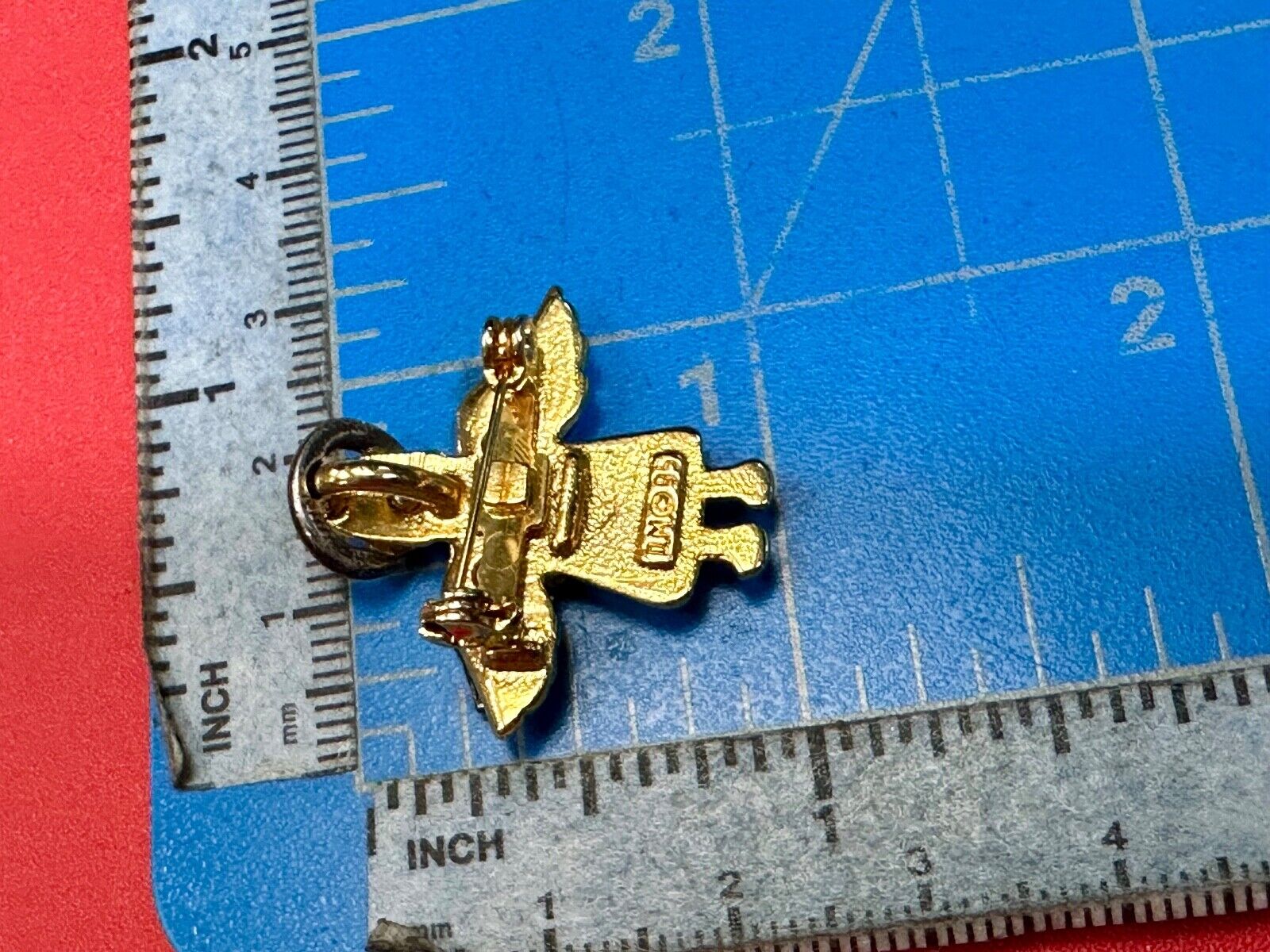 Angel Flying Away!   Vintage two tone Adorable small Vintage pin brooch