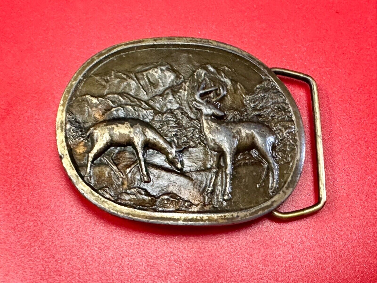 Vintage Doe and Buck / Deer  Vintage E-97 Indiana Metal Craft  belt buckle
