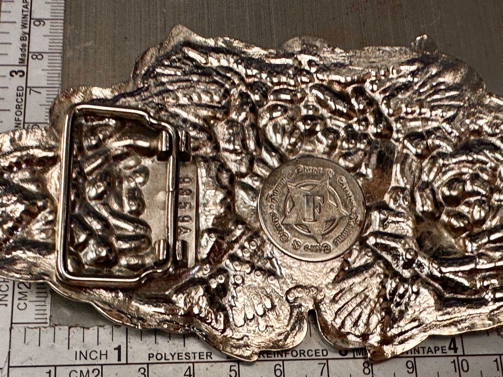 Vintage Famous Stars and Stripes Large Flowers Roses Bouquet figural Belt Buckle