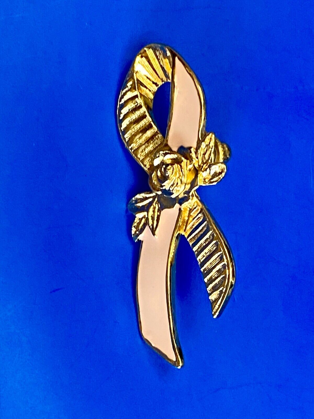 Avon Breast Cancer Awareness Lapel Pin Pink Tie  Ribbon Flower Roses Brooch Pin