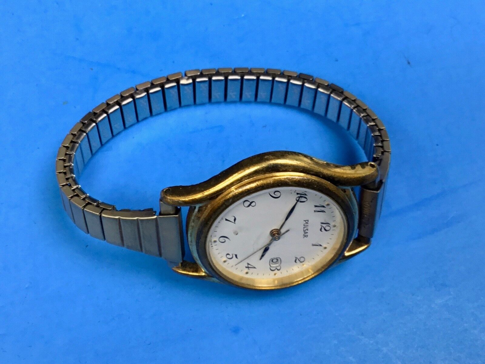 Vintage Ladies  Gold Tone Pulsarwatch Skinny Stretch Band Vx82-Oaro  