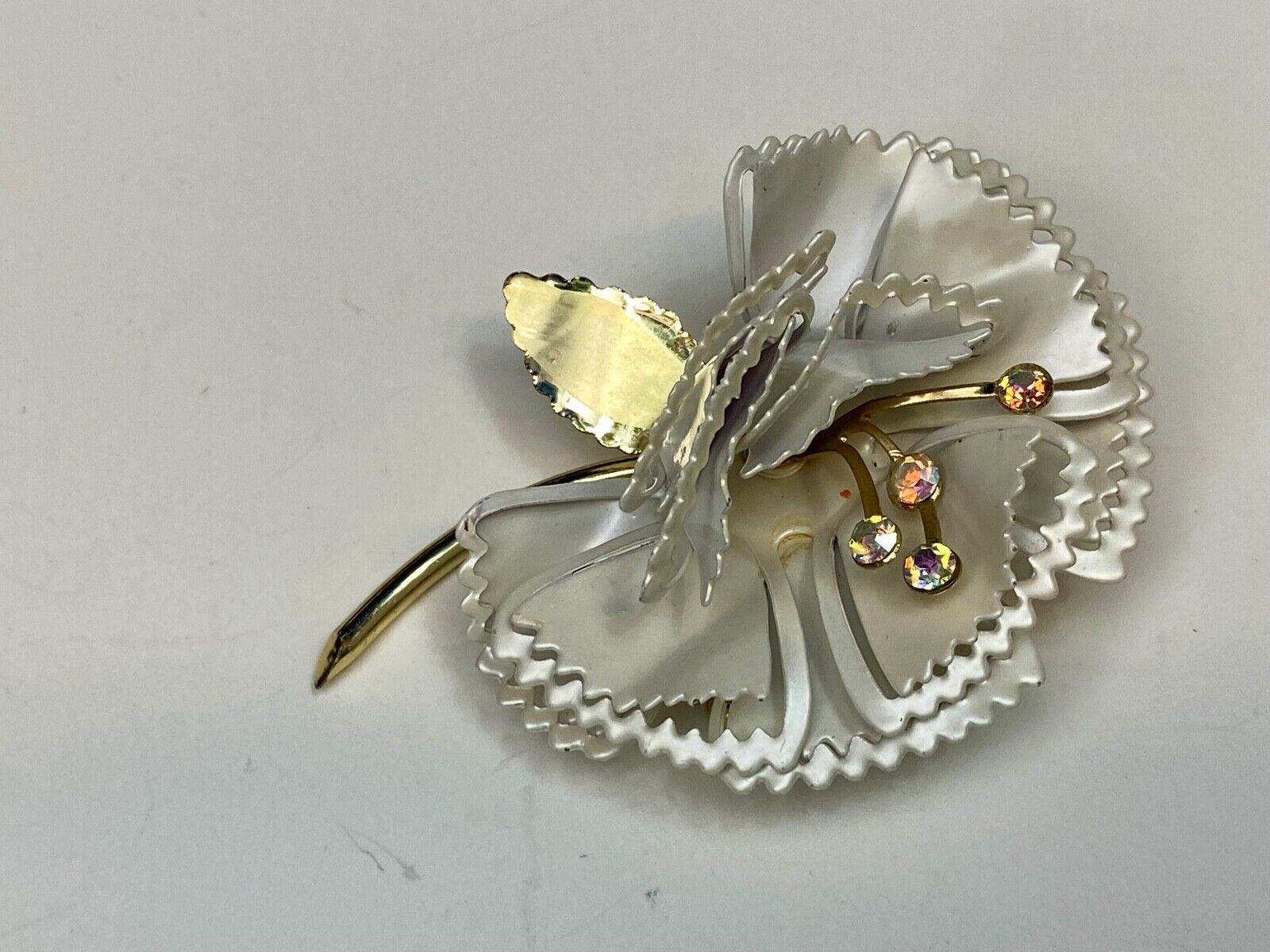 Vintage Enamel Flower 3-D Retro Pin Brooch White Petals Rhinestones By Avon 