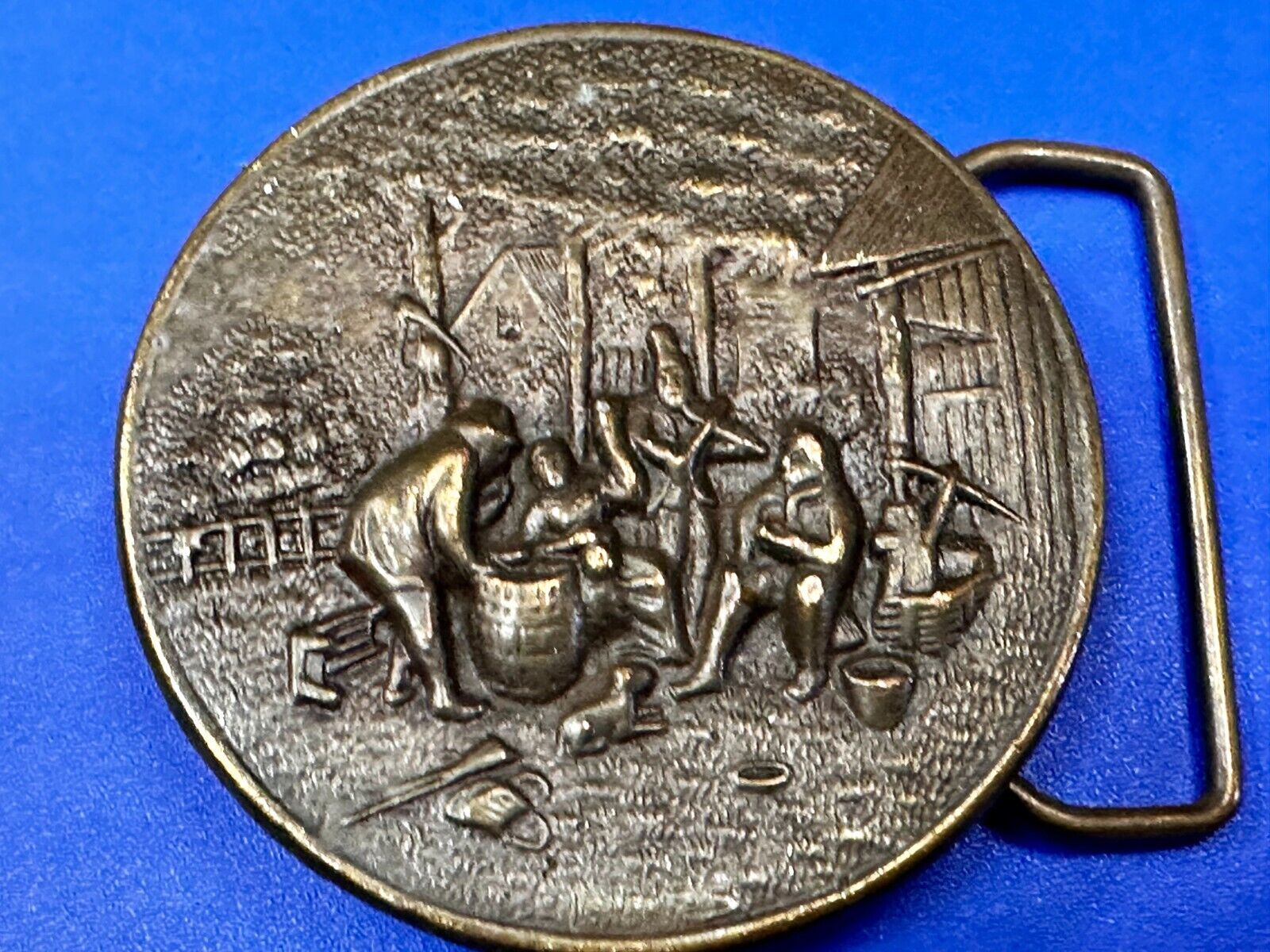 Village Scene Fiddle Miner Workers Bergamot Brass Works A-72 Belt Buckle
