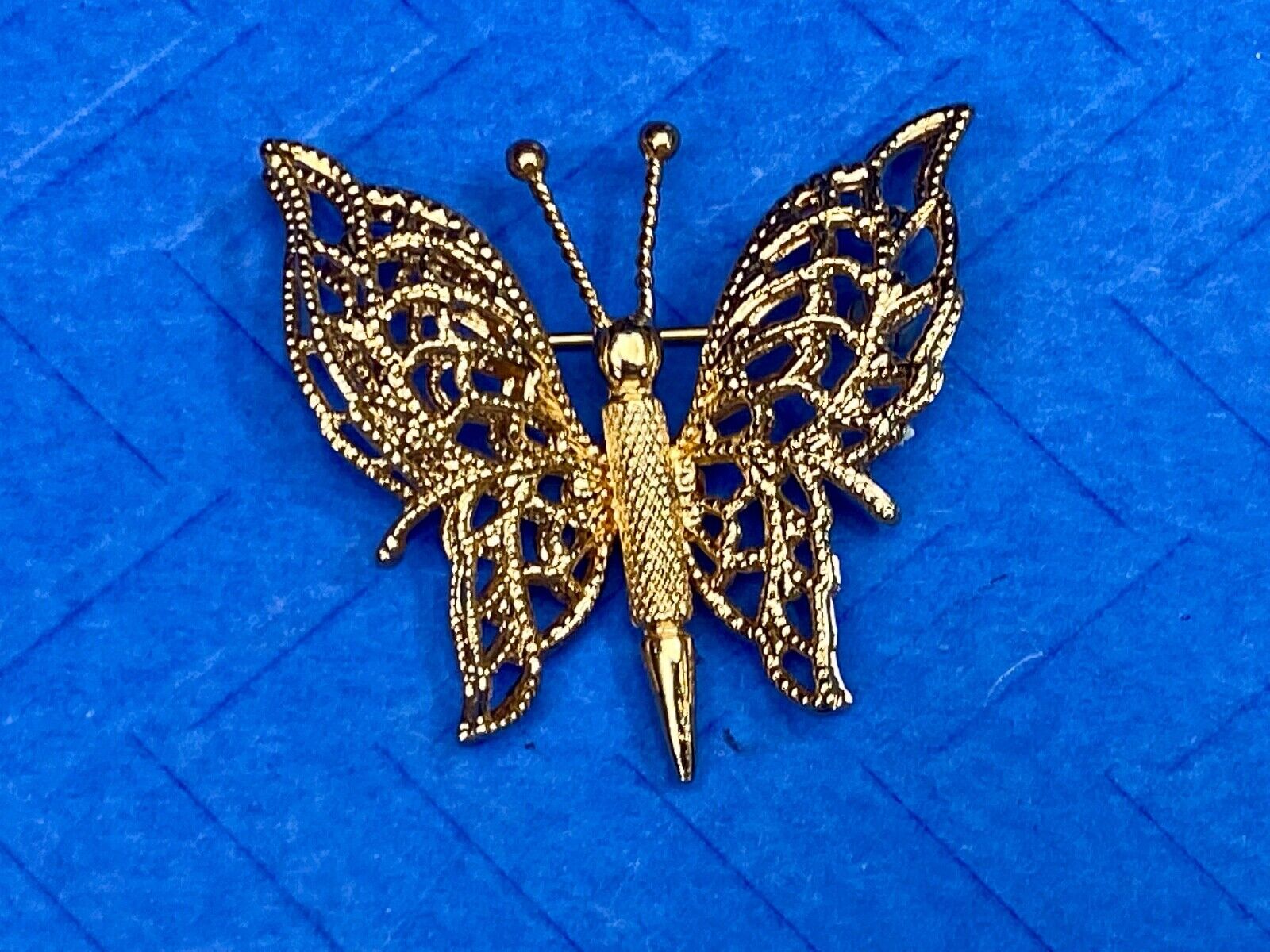 Vintage 1970'S Signed Monet Double-Wing Butterfly Gold Tone Brooch Pin