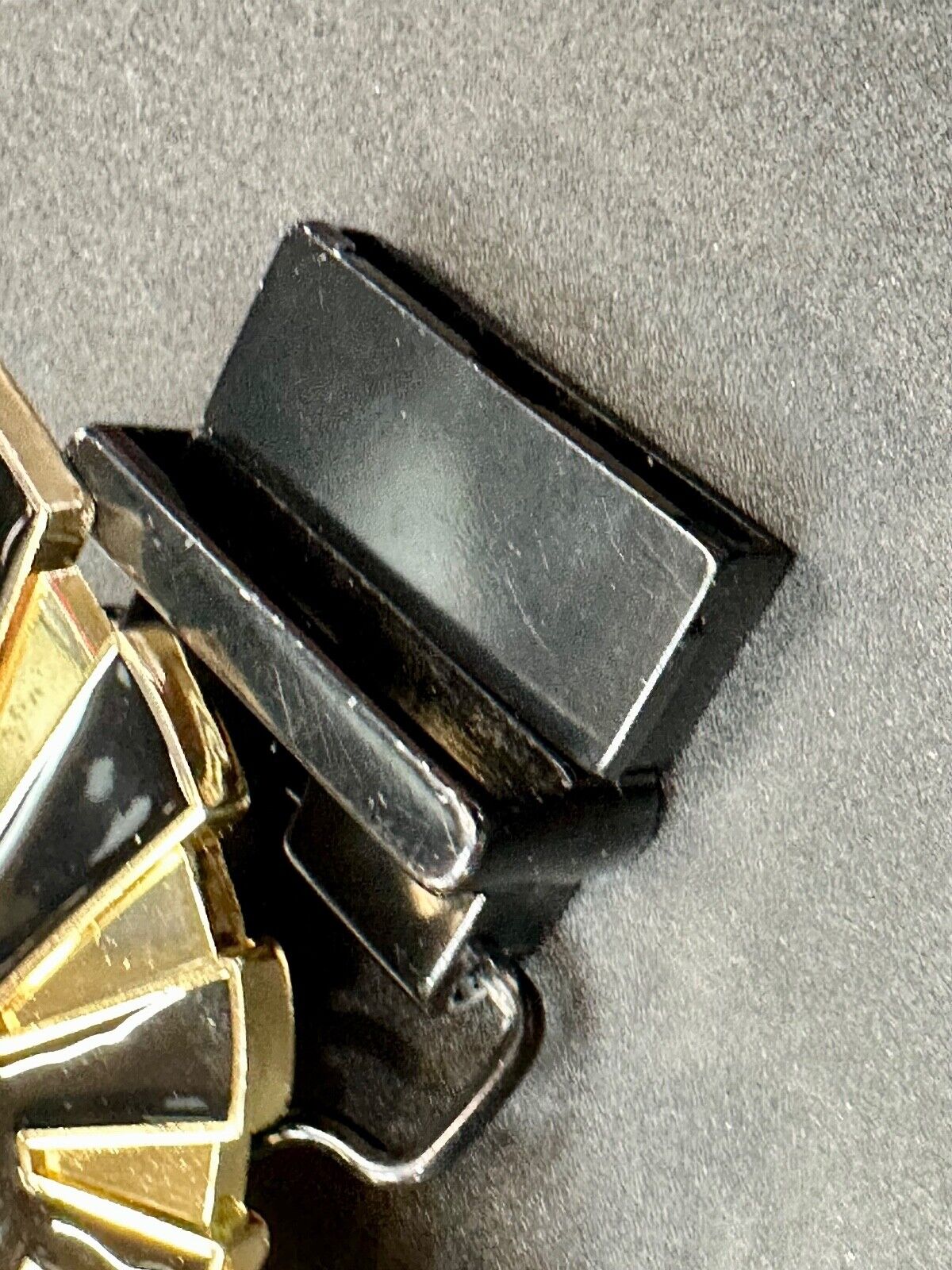 THE LEGEND OF ZELDA Black and Gold Triforce 2015 Nintendo gamers BELT BUCKLE