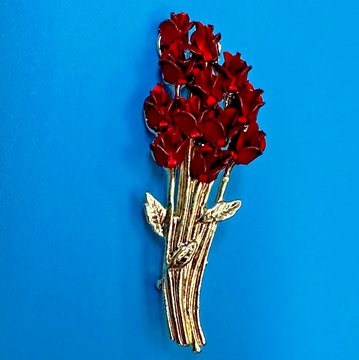 Valentines Day Gift! Red Roses Bouquet Gold Tone Brooch Pin Vintage Signed DM 97