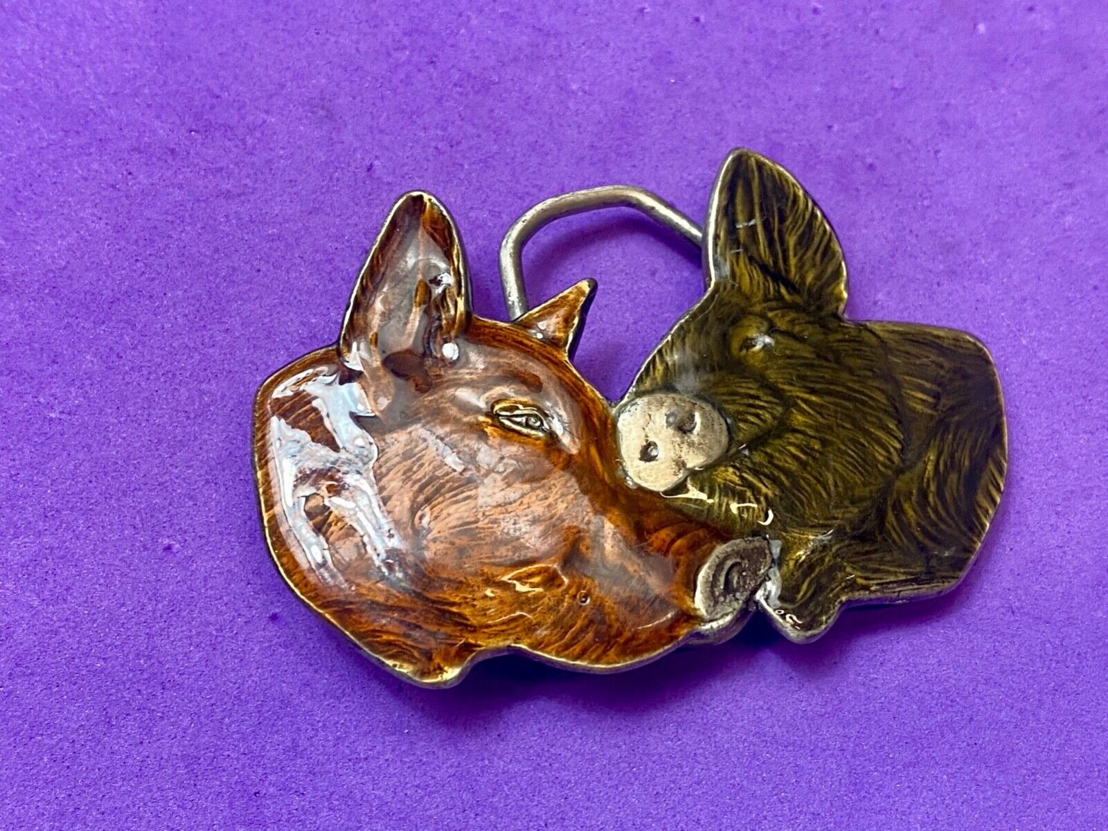 1979 Two Beautiful Pigs Swine Hogs being lovey Great American Belt Buckle