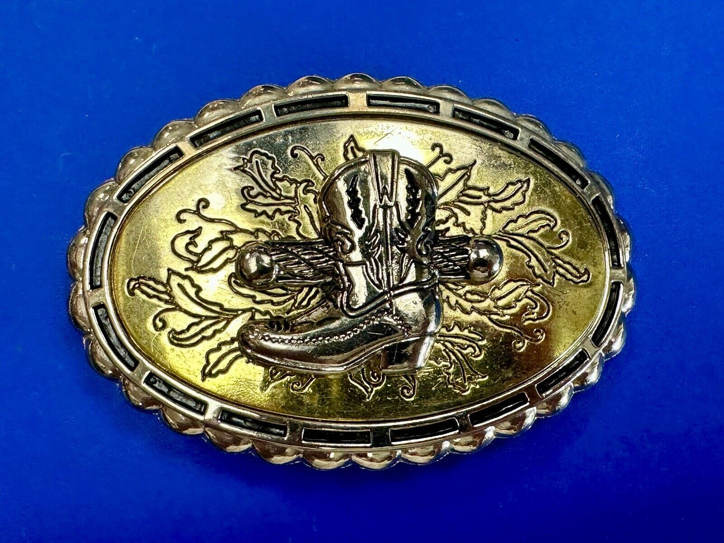 Unique! Cowboy boot and Fence Log - ornate western oval belt buckle