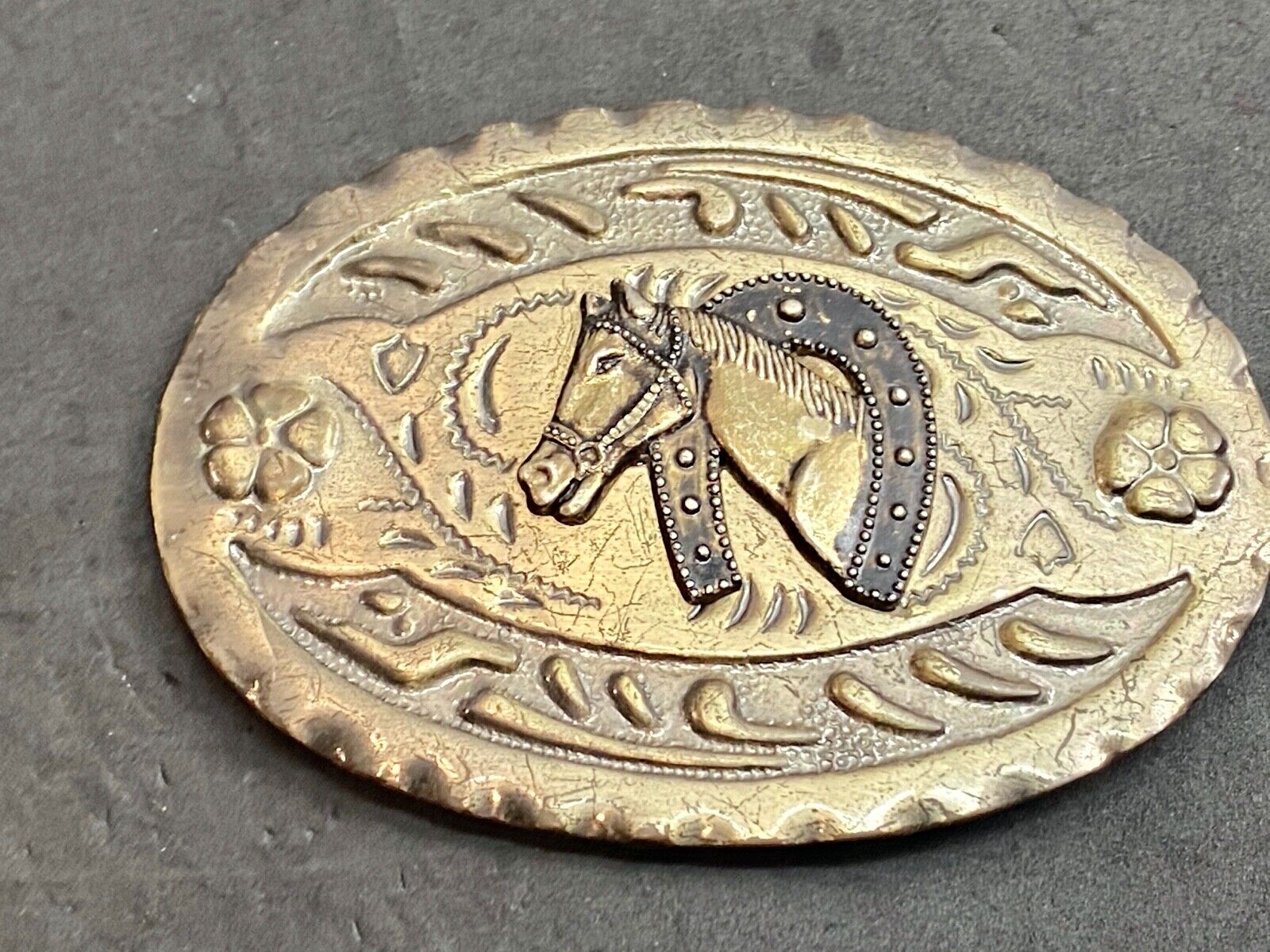 Vintage Horse Shoe WESTERN & COWBOY Mixed Metal BELT BUCKLE - claw accents 