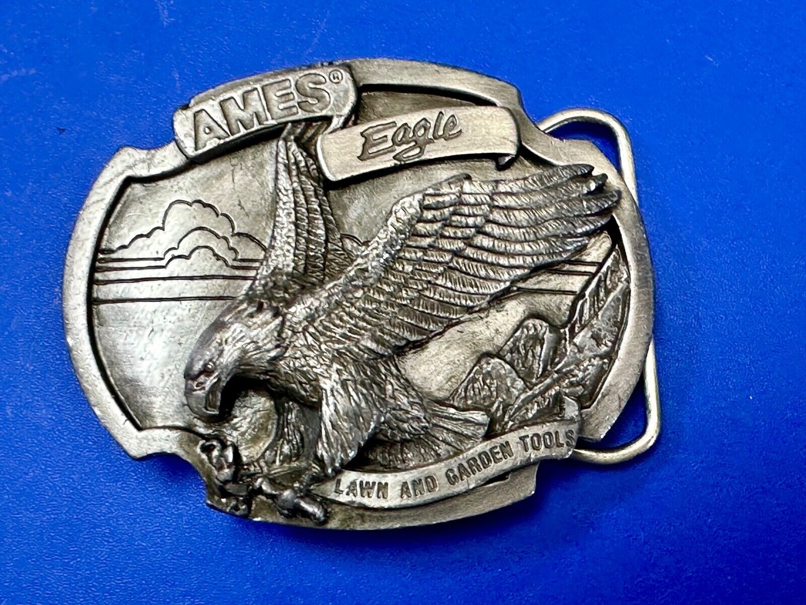 Ames Eagle Lawn and Garden Tools vintage 1987 Siskiyou belt buckle