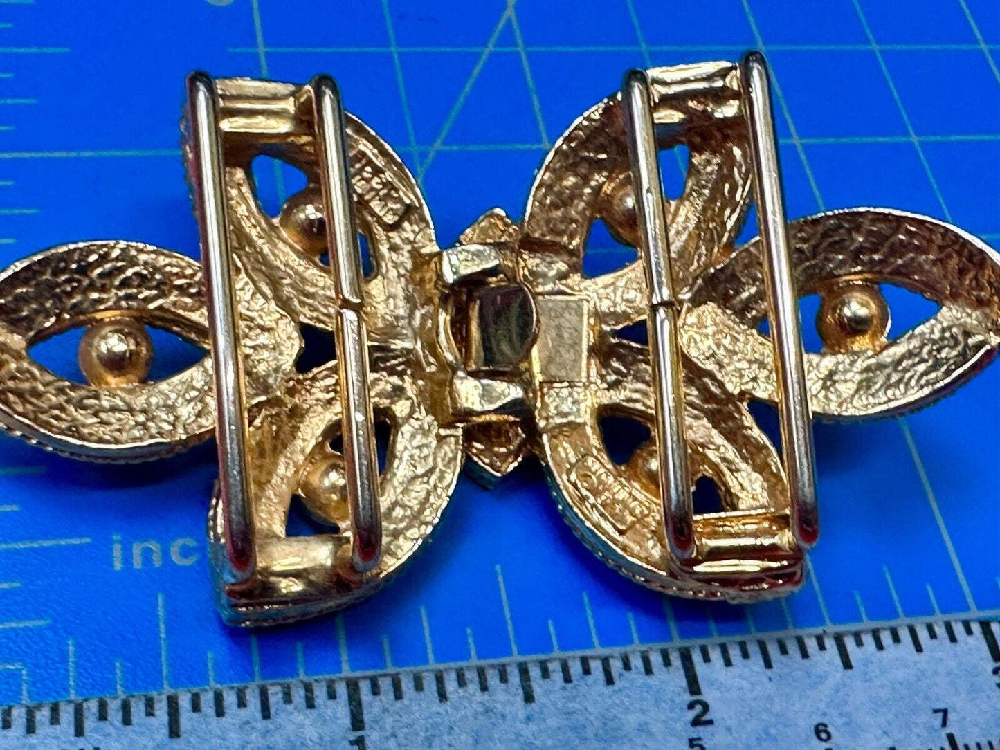 Vintage Abstract Flower pattern Two piece Interlocking gold tone 80s belt buckle