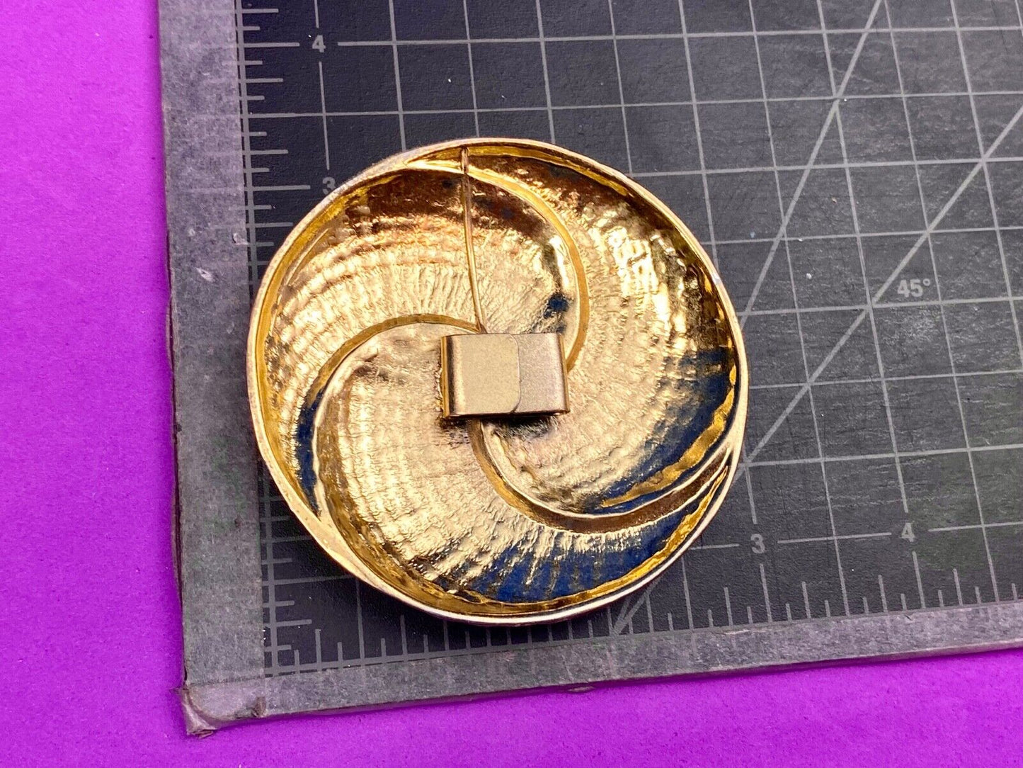 Vintage gold tone circle swirl scarf sash clip purse shoe belt buckle 