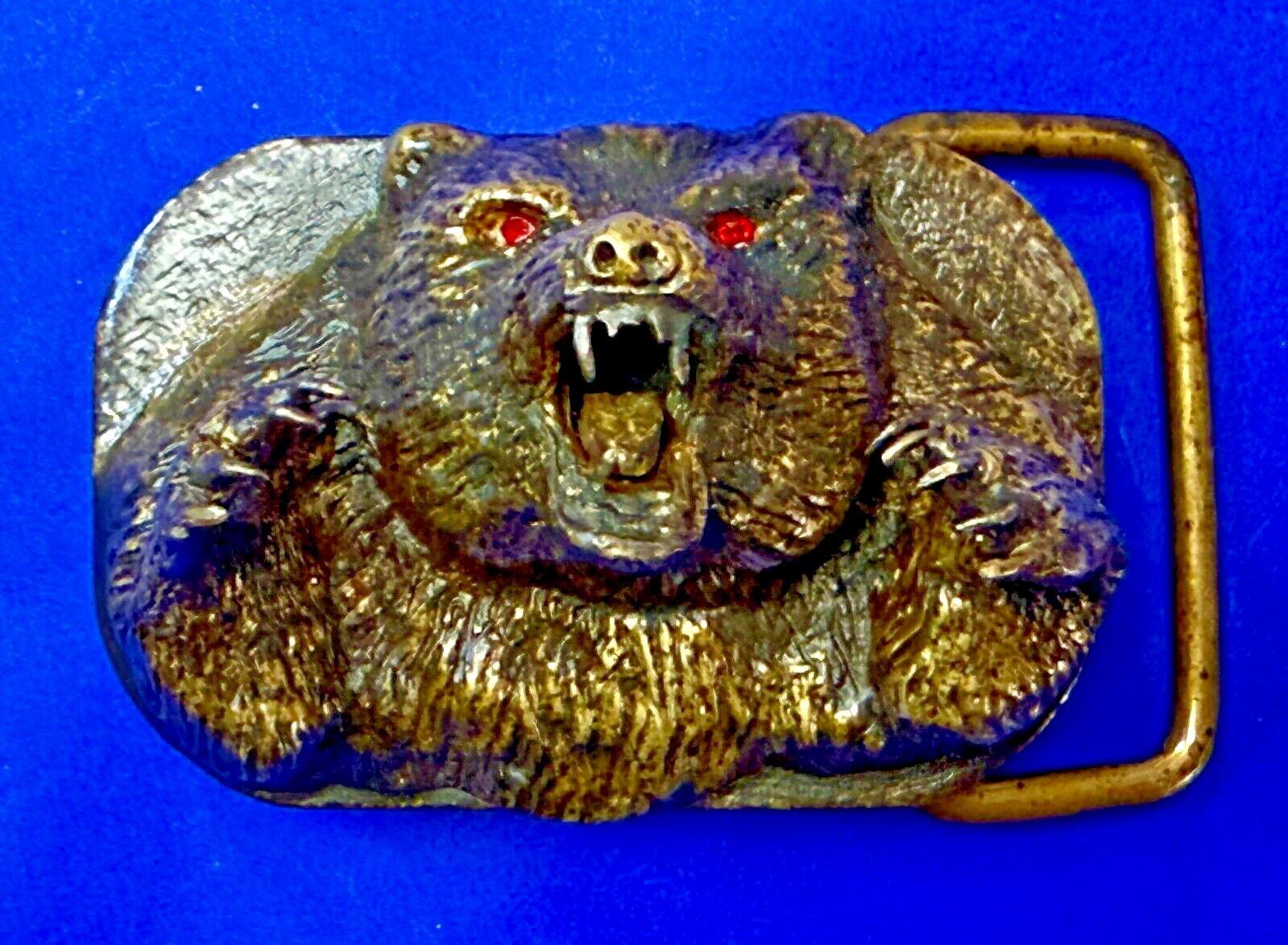 Attacking Angry Grizzly Bear Red Rhinestone Eyes Thick Heavy Artisan Belt Buckle