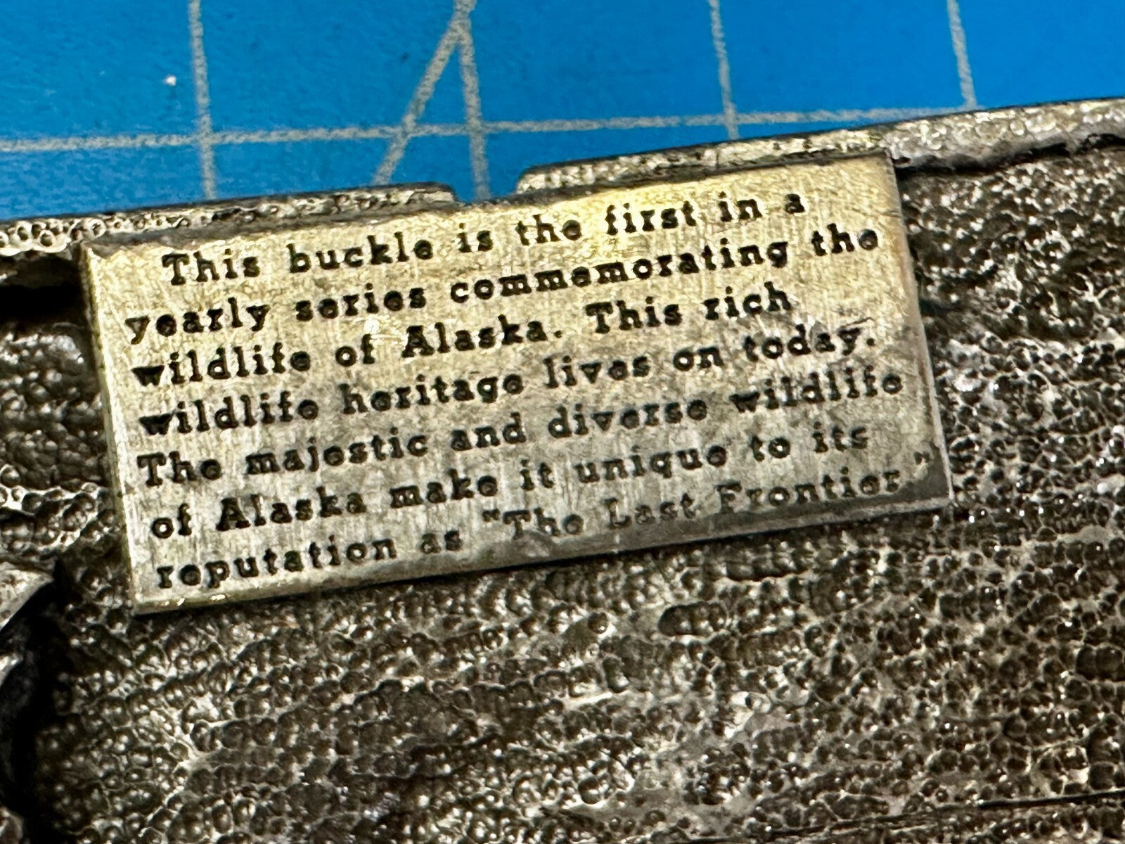 ALASKA WILDLIFE Animal Mountain Scene 1983 Commemorative Siskiyou Belt Buckle