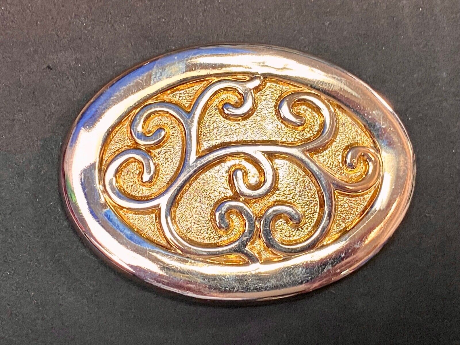 Unique Gold Tone Motion East Flower Swirl Belt Scarf Clip Slide Buckle 