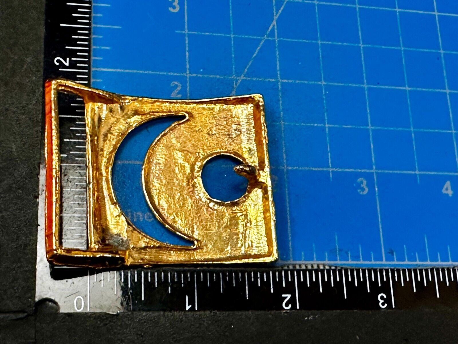 Unique Open Crescent Shape Gold Tone Hippy Style Cutout Belt Buckle