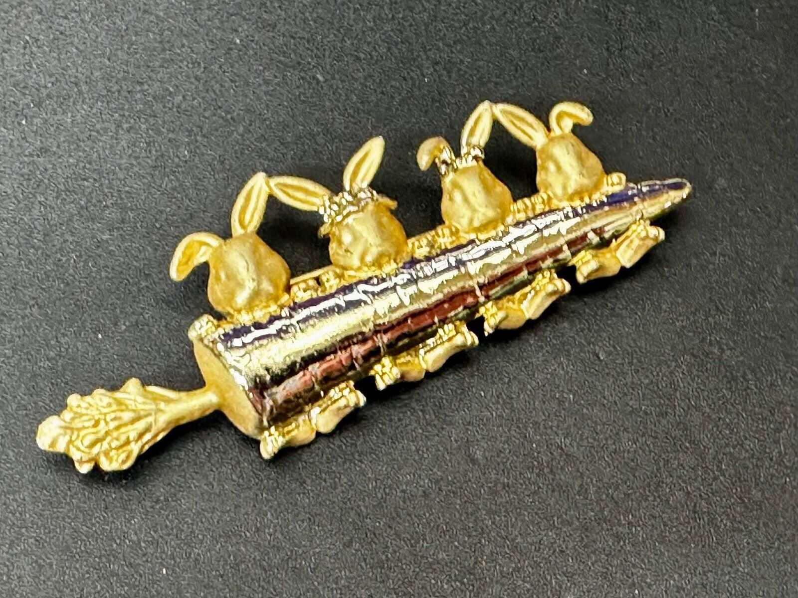 Adorable Bunny Rabbit Family Eating Carrot Gold Tone Pin Brooch Signed by AJC