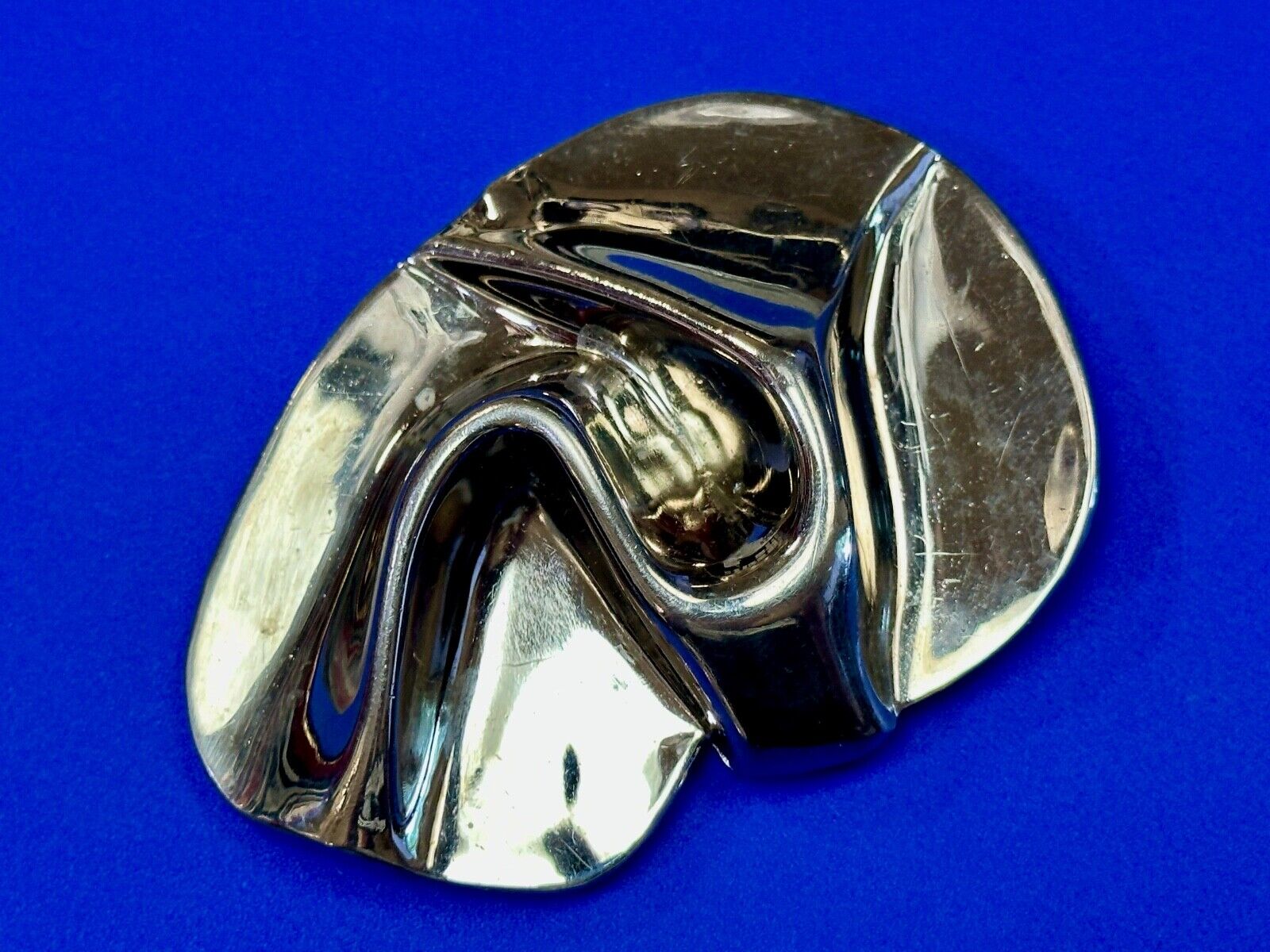 Abstract Silver tone Knot Belt Slide Buckle slide by Charmant Beverly Hills