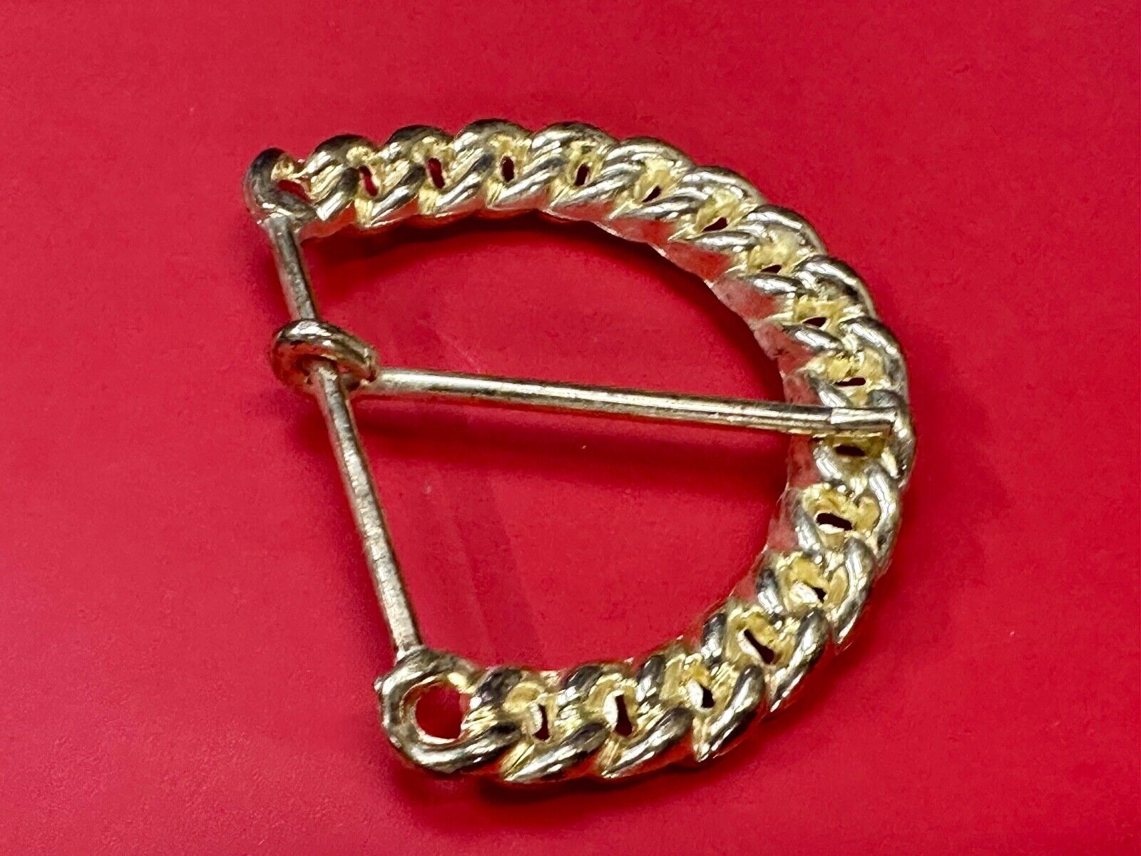 Vintage gold tone spiral or rope knot loop pattern replacement belt buckle