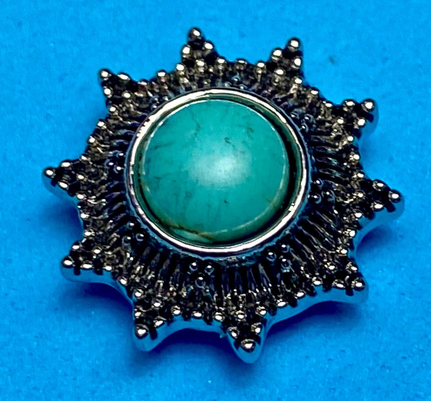 Turquoise colored centerpiece sunburst 18mm Ginger Snap Magnolia And Vine