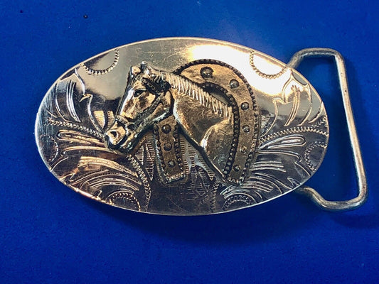 BELT BUCKLE HORSE HEAD INSIDE HORSESHOE PUNCHED 3D DESIGN 