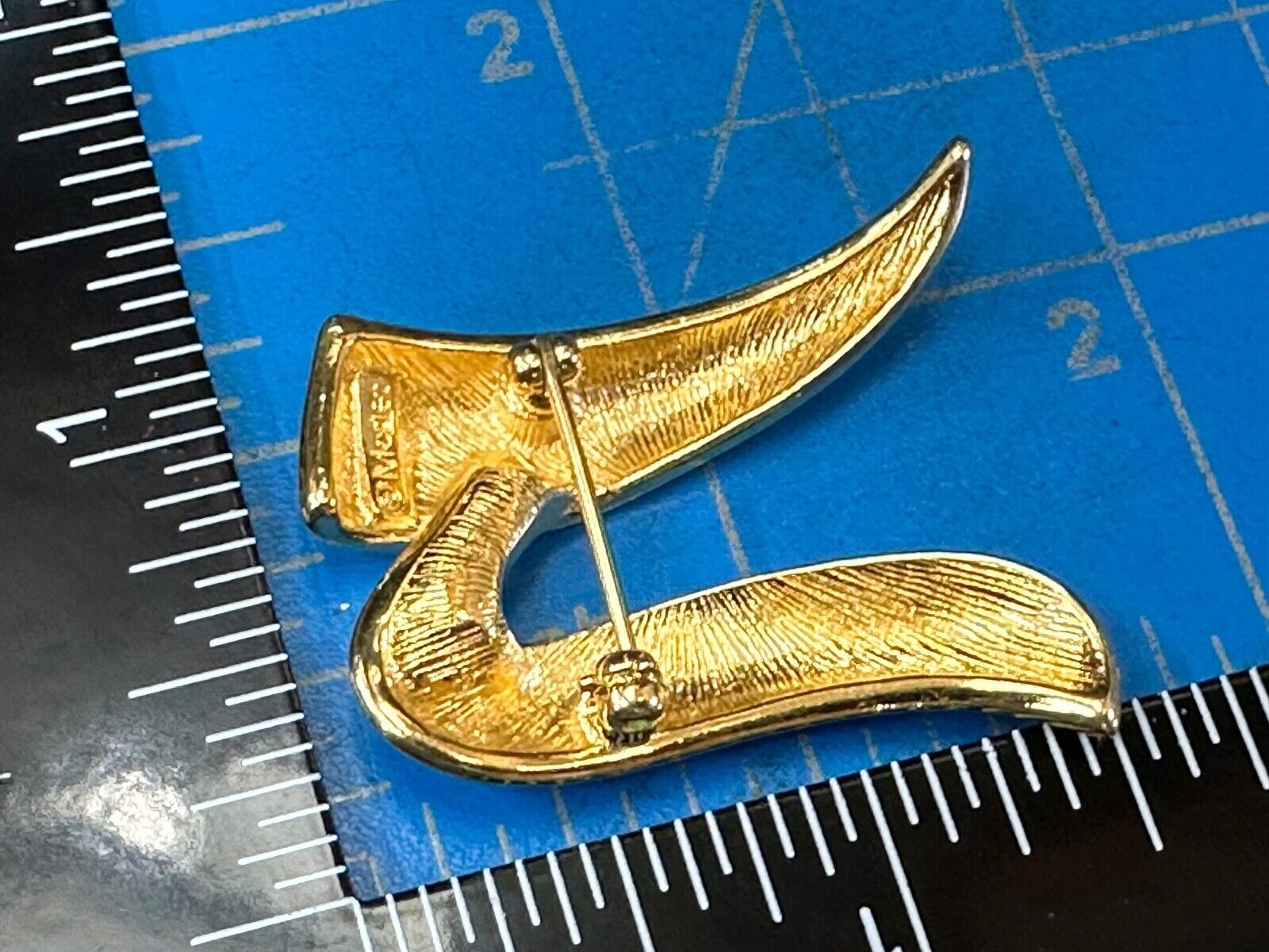 Abstract vintage Monet signed gold tone brooch pin